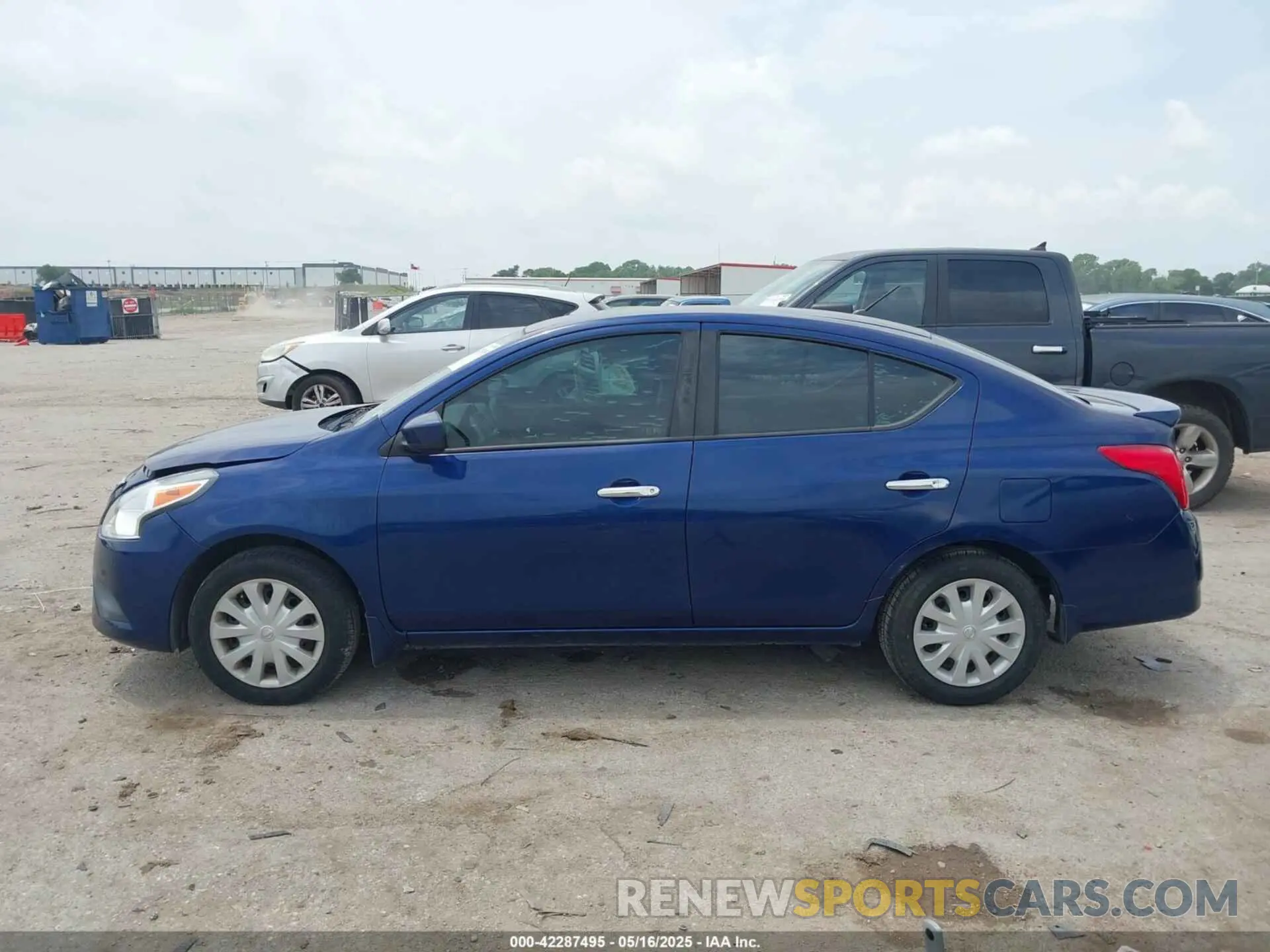 14 fotografías del automóvil dañado 3N1CN7AP1KL817960 NISSAN VERSA 2019