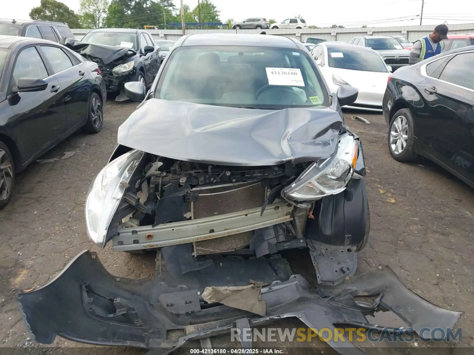 12 fotografías del automóvil dañado 3N1CN7AP1KL869816 NISSAN VERSA 2019