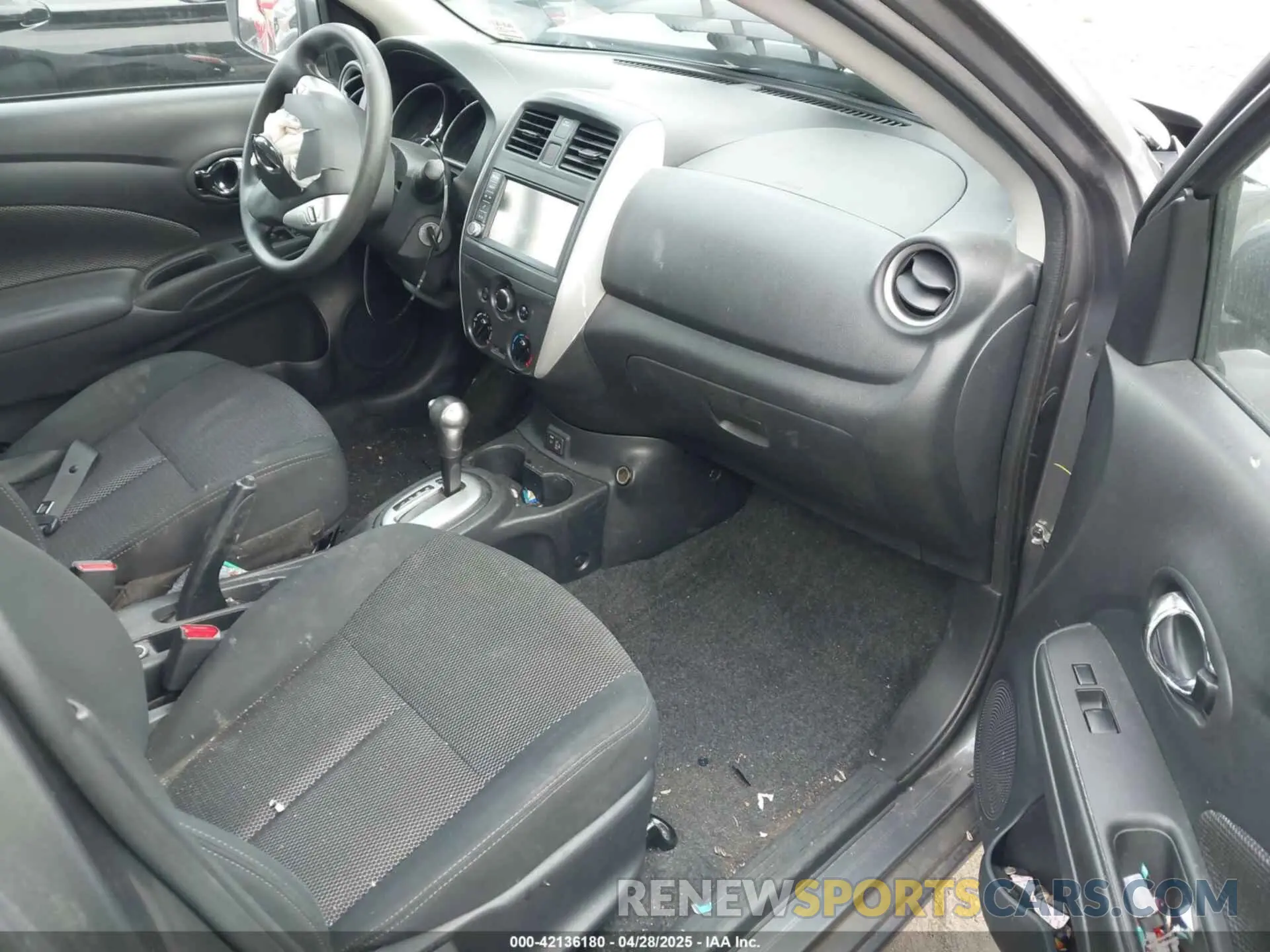 5 fotografías del automóvil dañado 3N1CN7AP1KL869816 NISSAN VERSA 2019