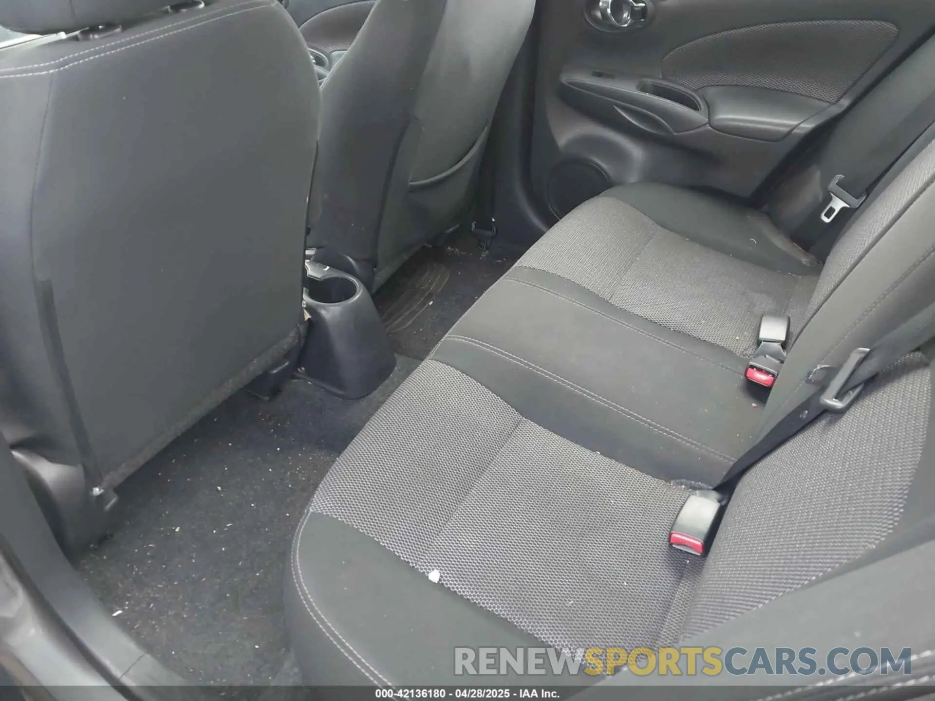 8 fotografías del automóvil dañado 3N1CN7AP1KL869816 NISSAN VERSA 2019