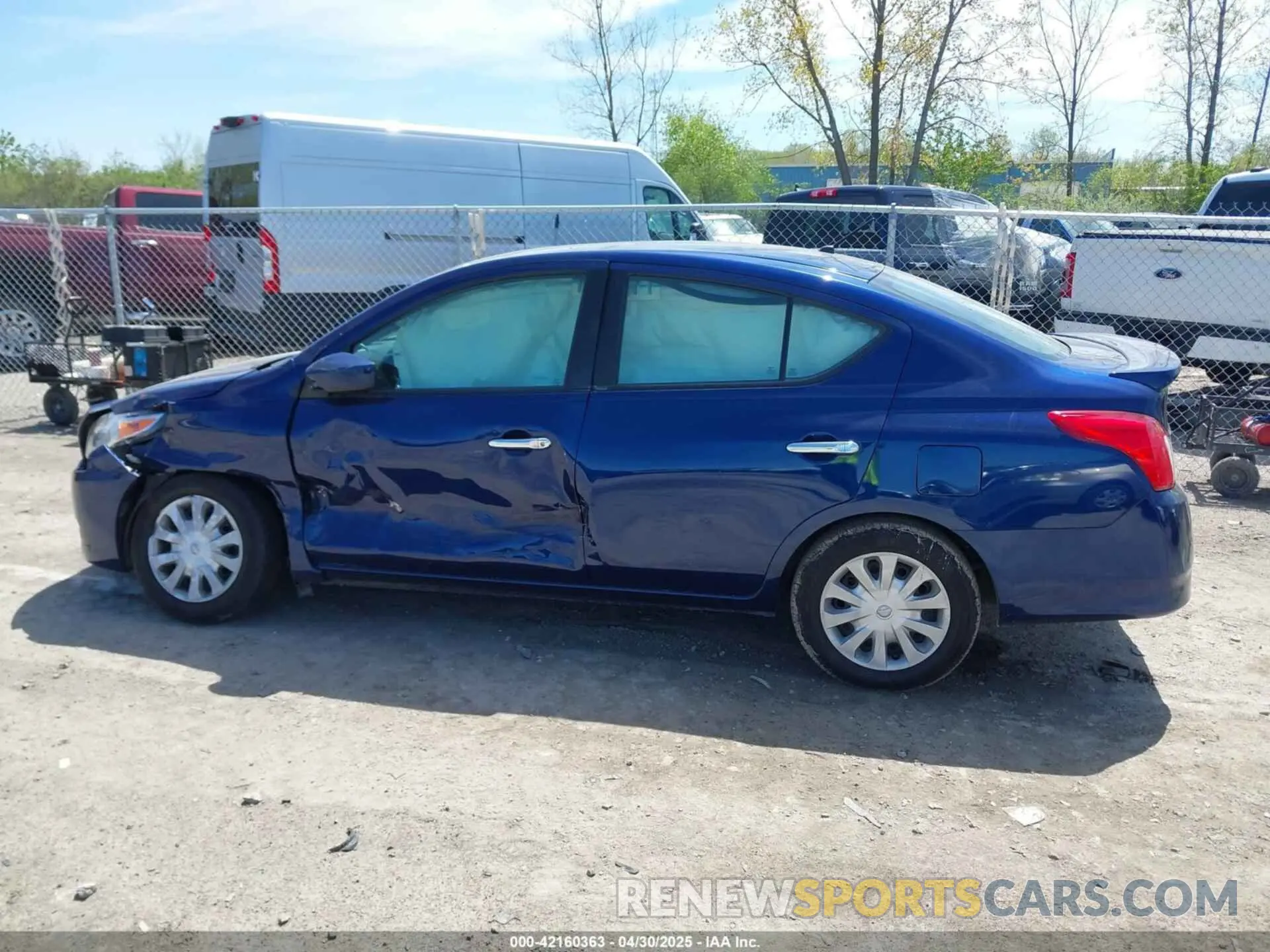 14 fotografías del automóvil dañado 3N1CN7AP1KL871484 NISSAN VERSA 2019