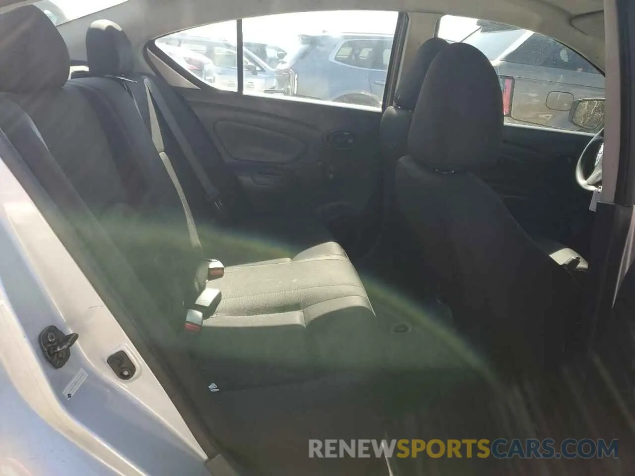 10 fotografías del automóvil dañado 3N1CN7AP2KL812895 NISSAN VERSA 2019
