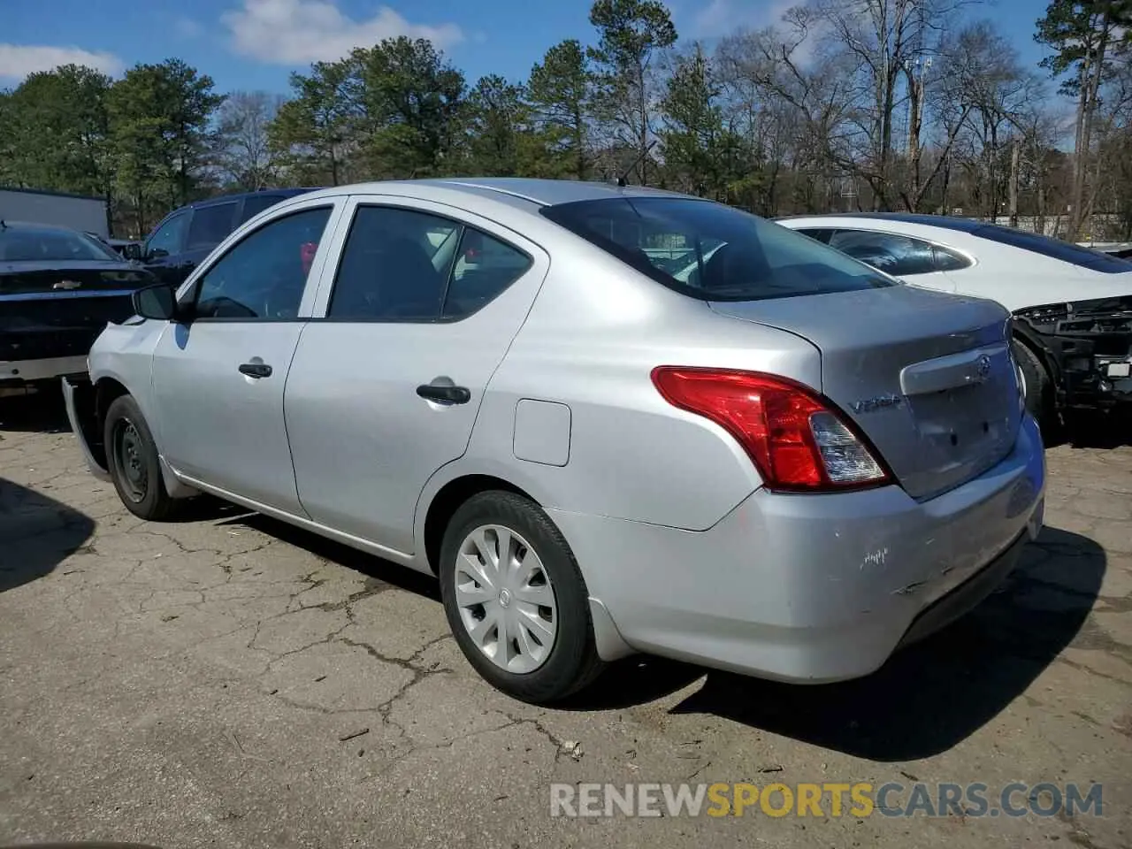 2 fotografías del automóvil dañado 3N1CN7AP2KL812895 NISSAN VERSA 2019