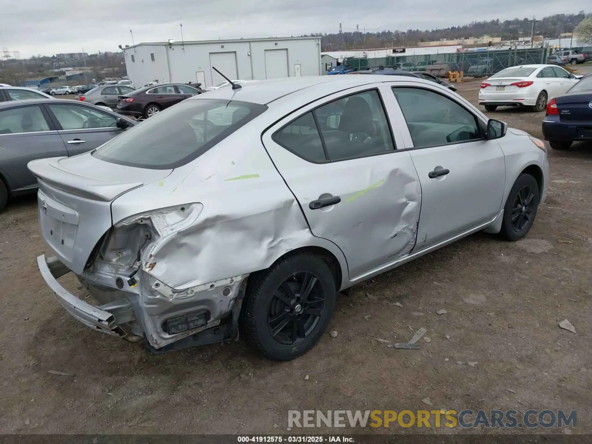 4 fotografías del automóvil dañado 3N1CN7AP2KL821435 NISSAN VERSA 2019