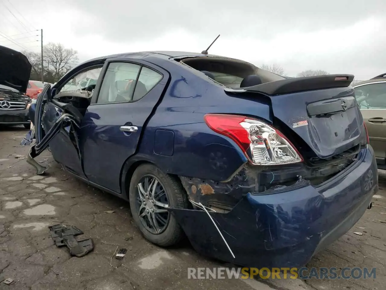 2 fotografías del automóvil dañado 3N1CN7AP2KL821502 NISSAN VERSA 2019