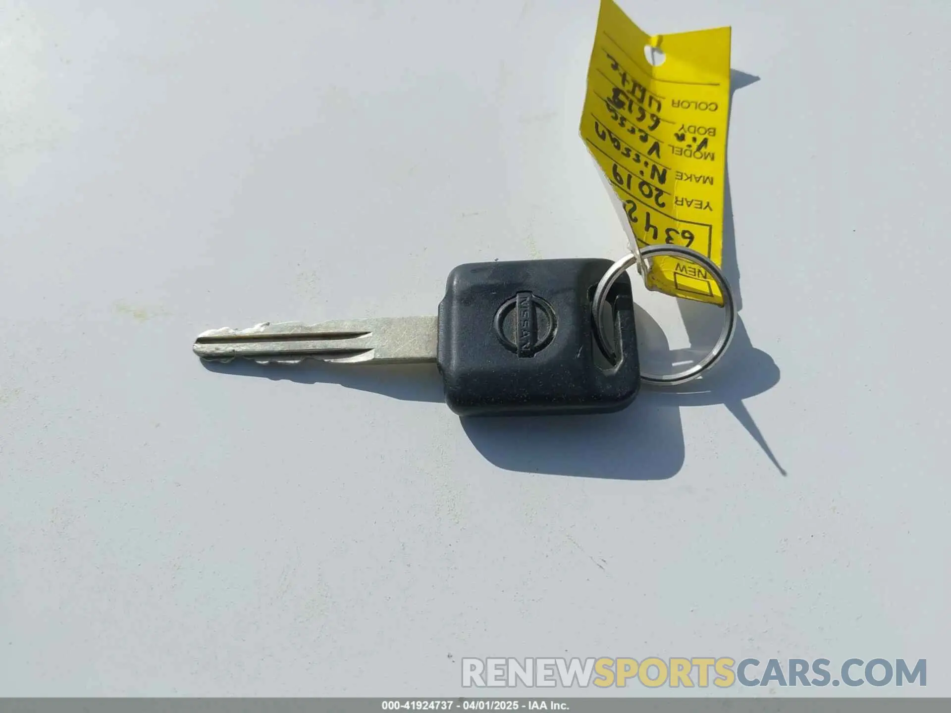 11 fotografías del automóvil dañado 3N1CN7AP2KL836615 NISSAN VERSA 2019