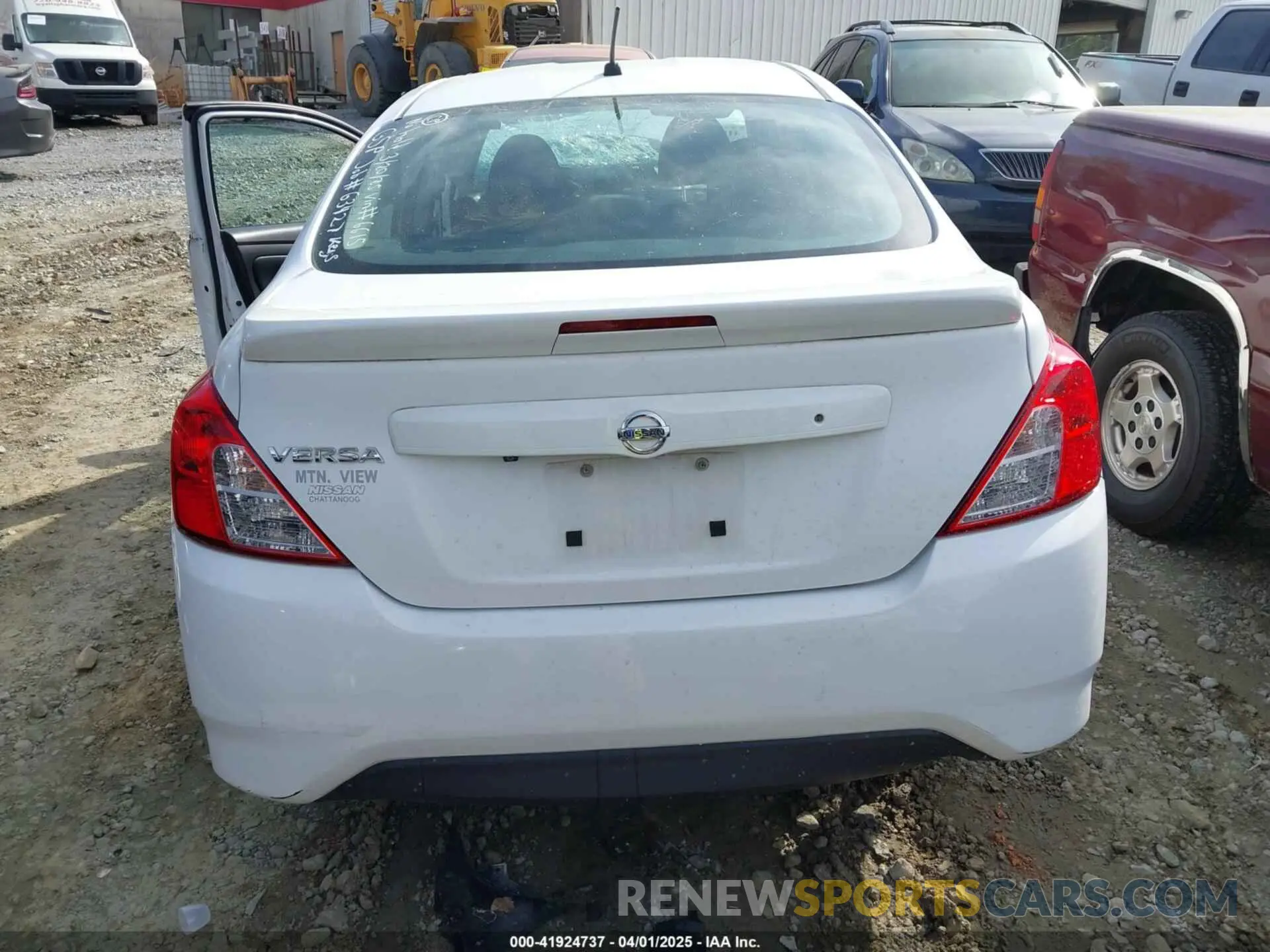 16 fotografías del automóvil dañado 3N1CN7AP2KL836615 NISSAN VERSA 2019