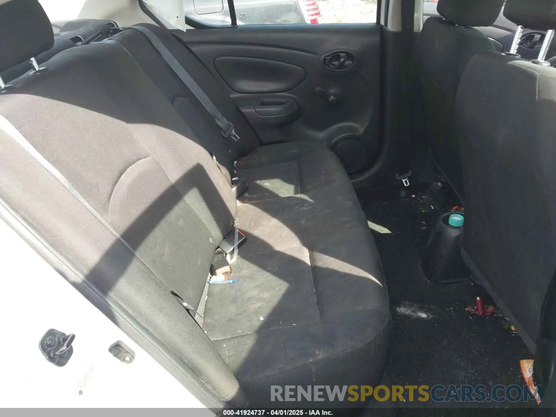 8 fotografías del automóvil dañado 3N1CN7AP2KL836615 NISSAN VERSA 2019