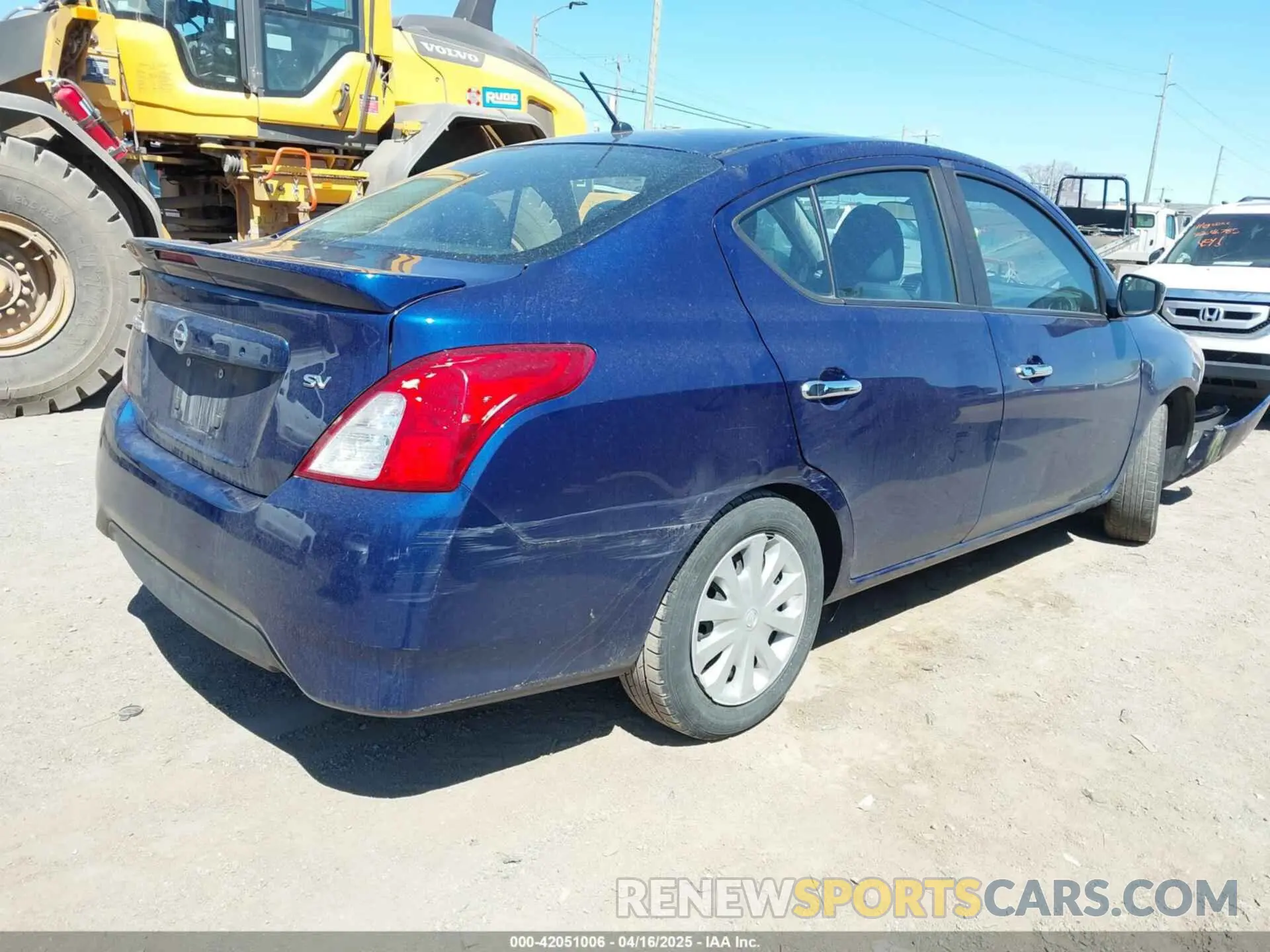 4 fotografías del automóvil dañado 3N1CN7AP2KL842799 NISSAN VERSA 2019