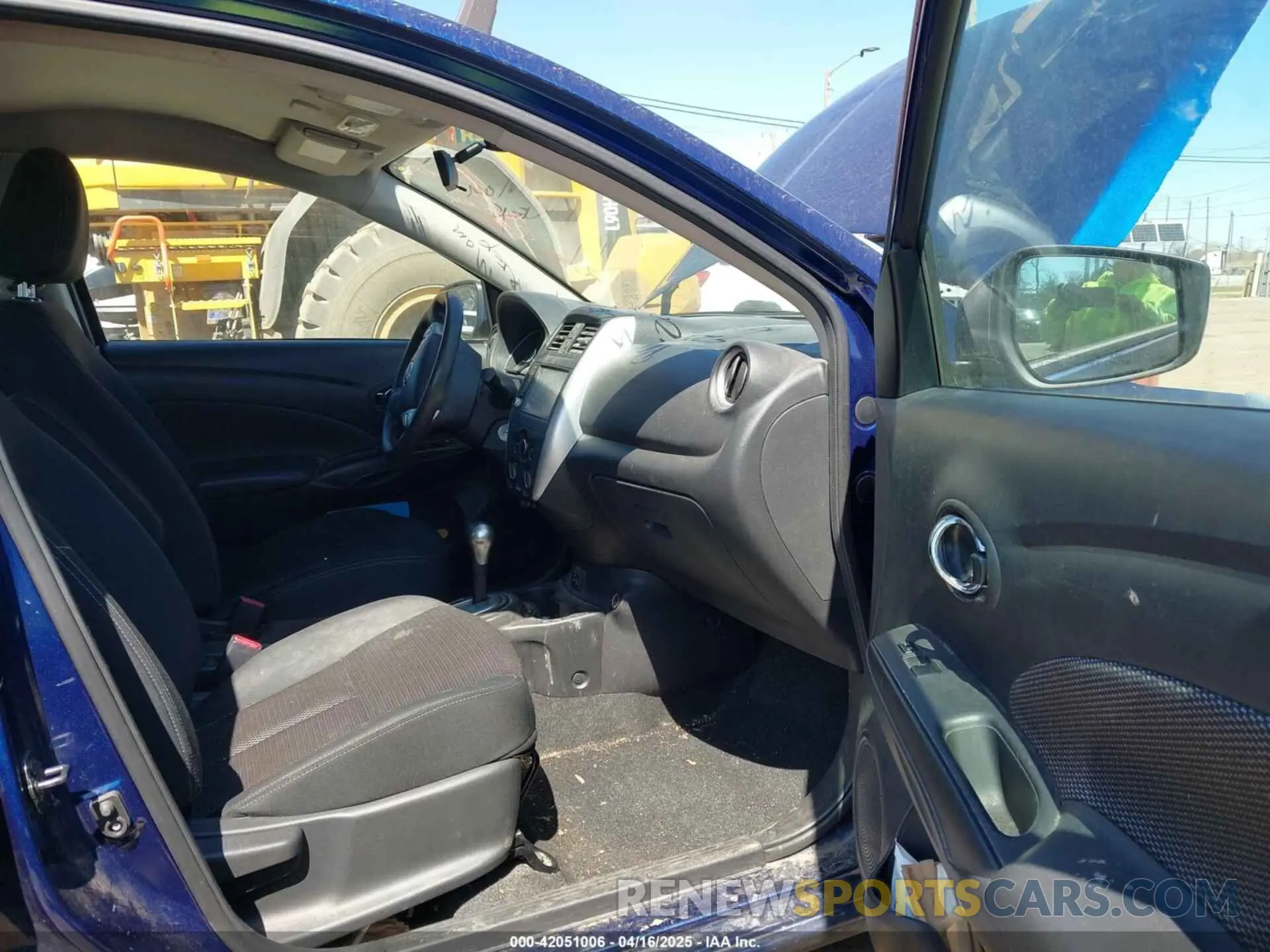 5 fotografías del automóvil dañado 3N1CN7AP2KL842799 NISSAN VERSA 2019