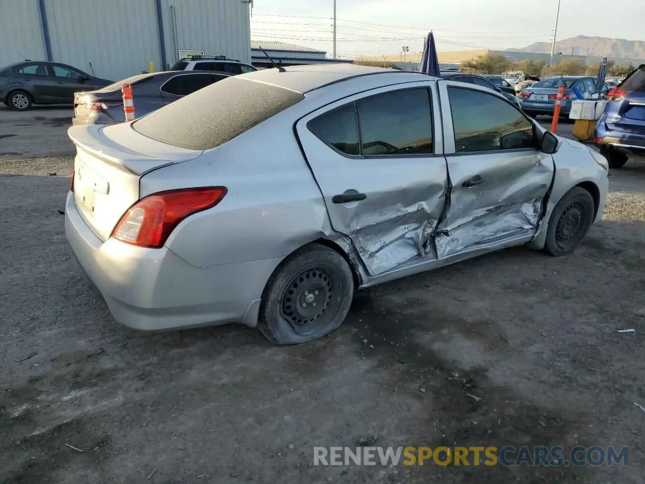 3 fotografías del automóvil dañado 3N1CN7AP3KL816812 NISSAN VERSA 2019