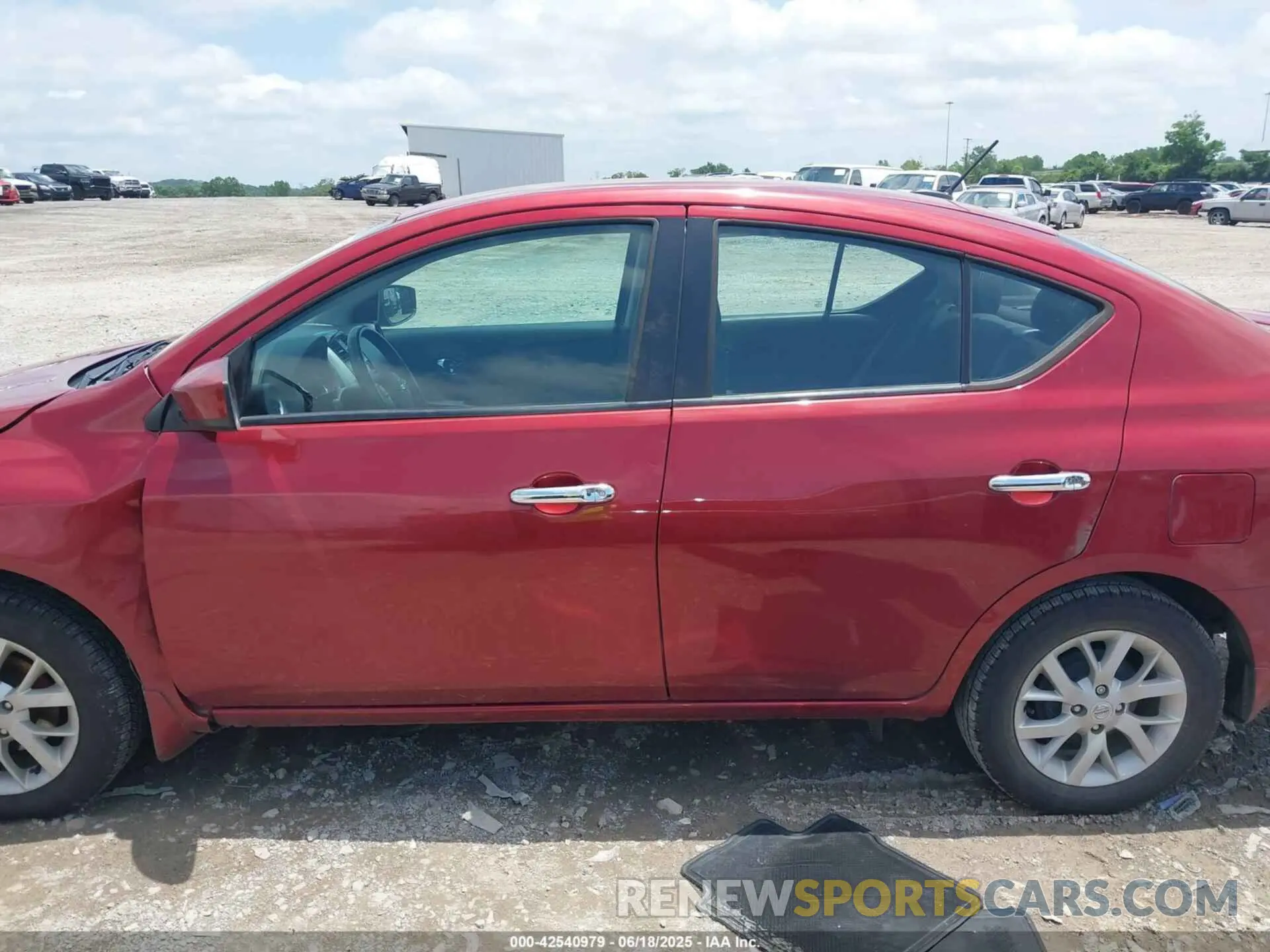14 fotografías del automóvil dañado 3N1CN7AP3KL829883 NISSAN VERSA 2019