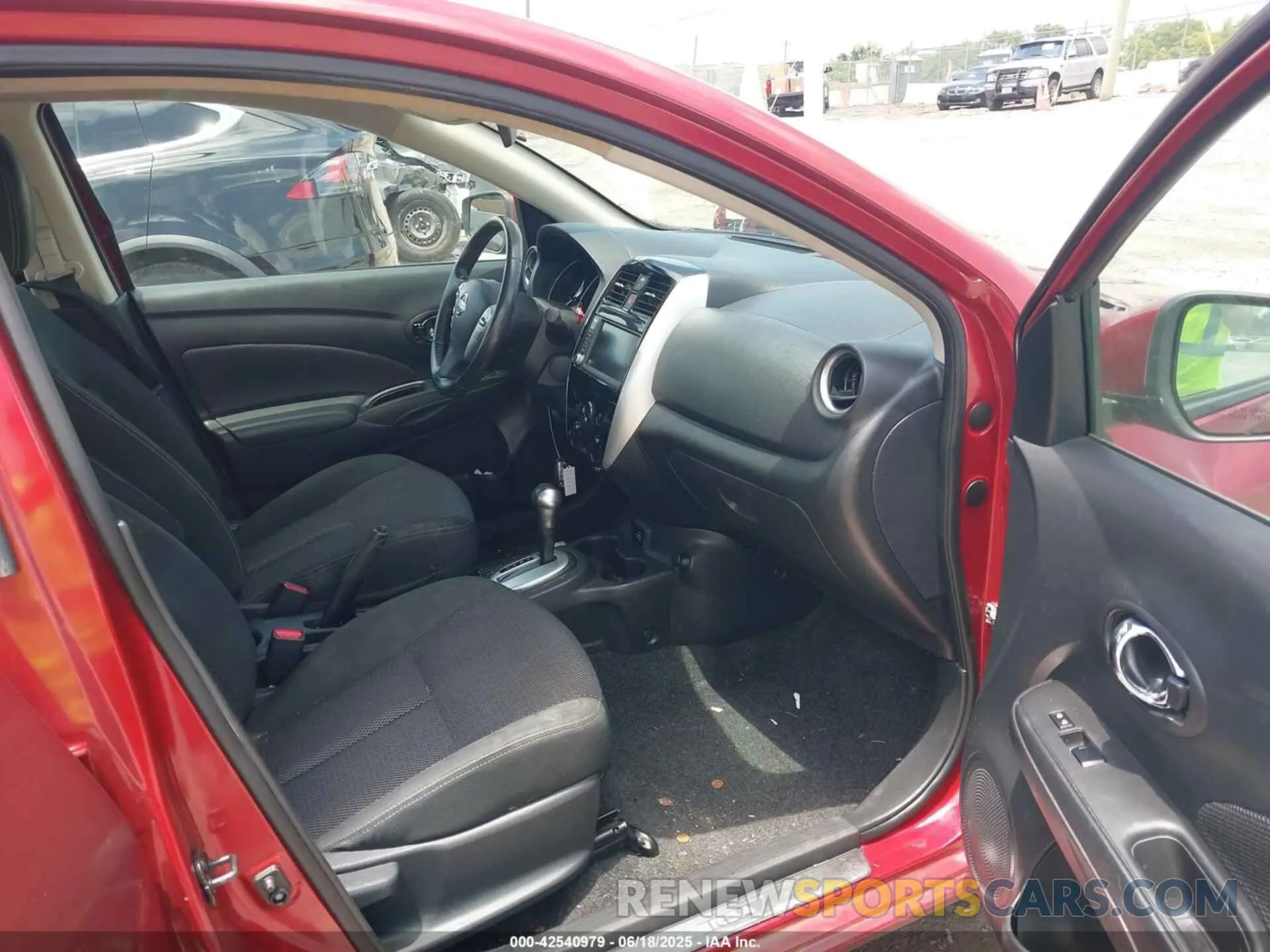 5 fotografías del automóvil dañado 3N1CN7AP3KL829883 NISSAN VERSA 2019