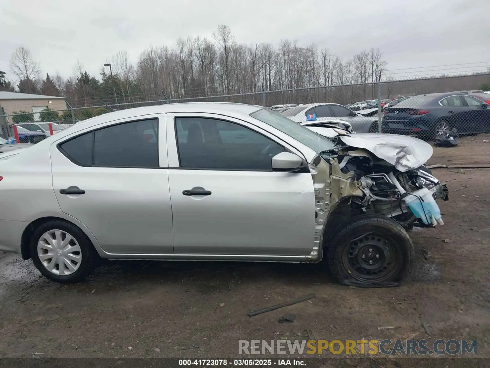 14 fotografías del automóvil dañado 3N1CN7AP3KL830063 NISSAN VERSA 2019