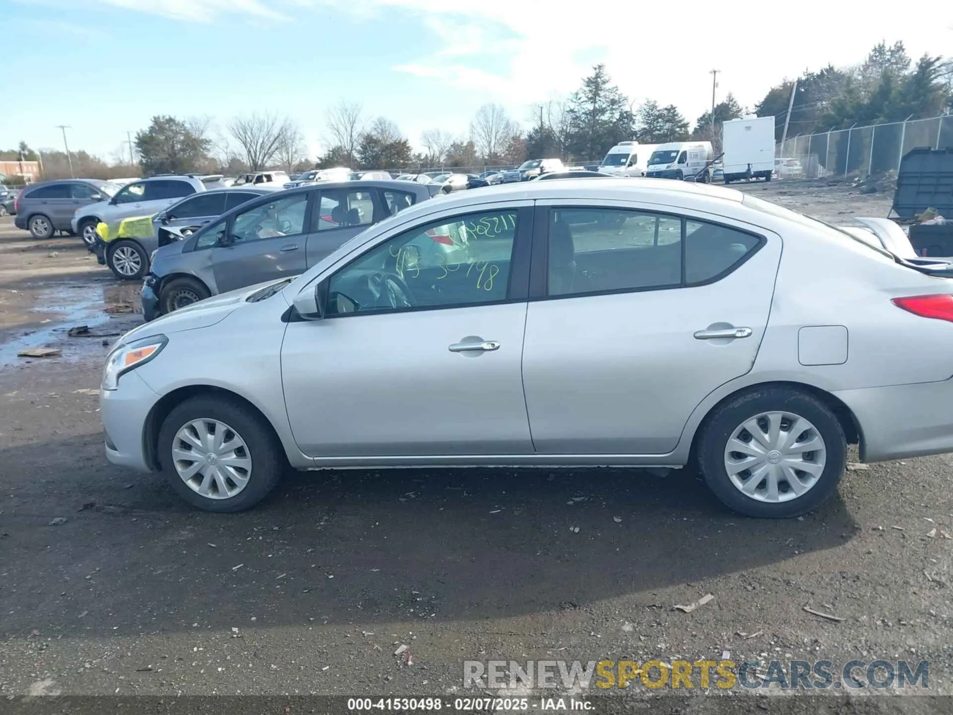 14 fotografías del automóvil dañado 3N1CN7AP3KL852452 NISSAN VERSA 2019