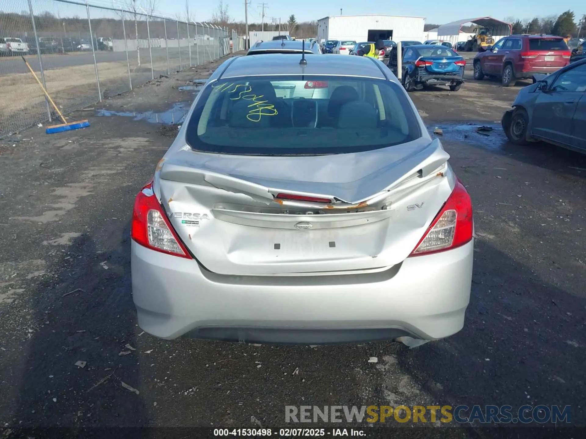 16 fotografías del automóvil dañado 3N1CN7AP3KL852452 NISSAN VERSA 2019