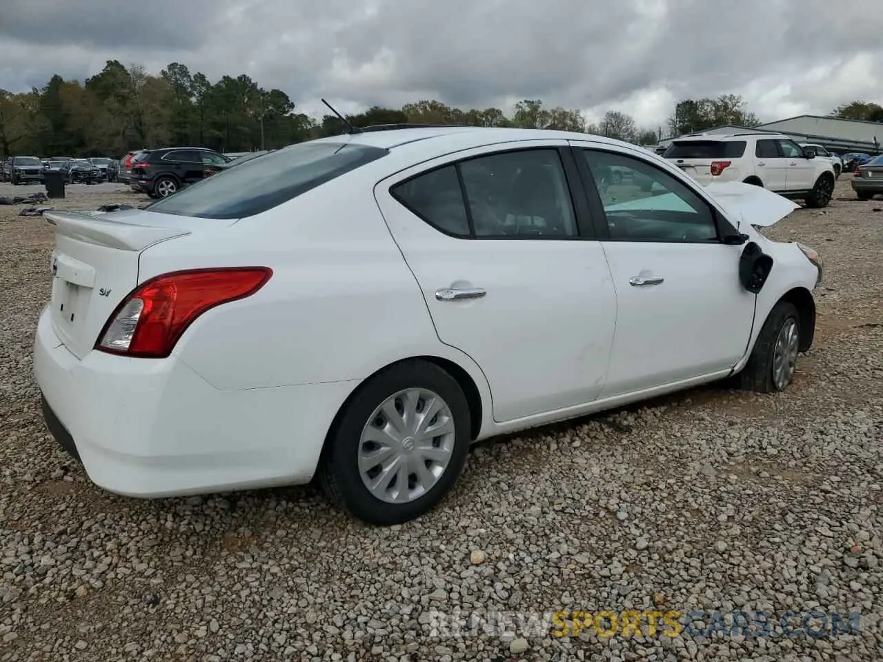 3 fotografías del automóvil dañado 3N1CN7AP3KL869235 NISSAN VERSA 2019