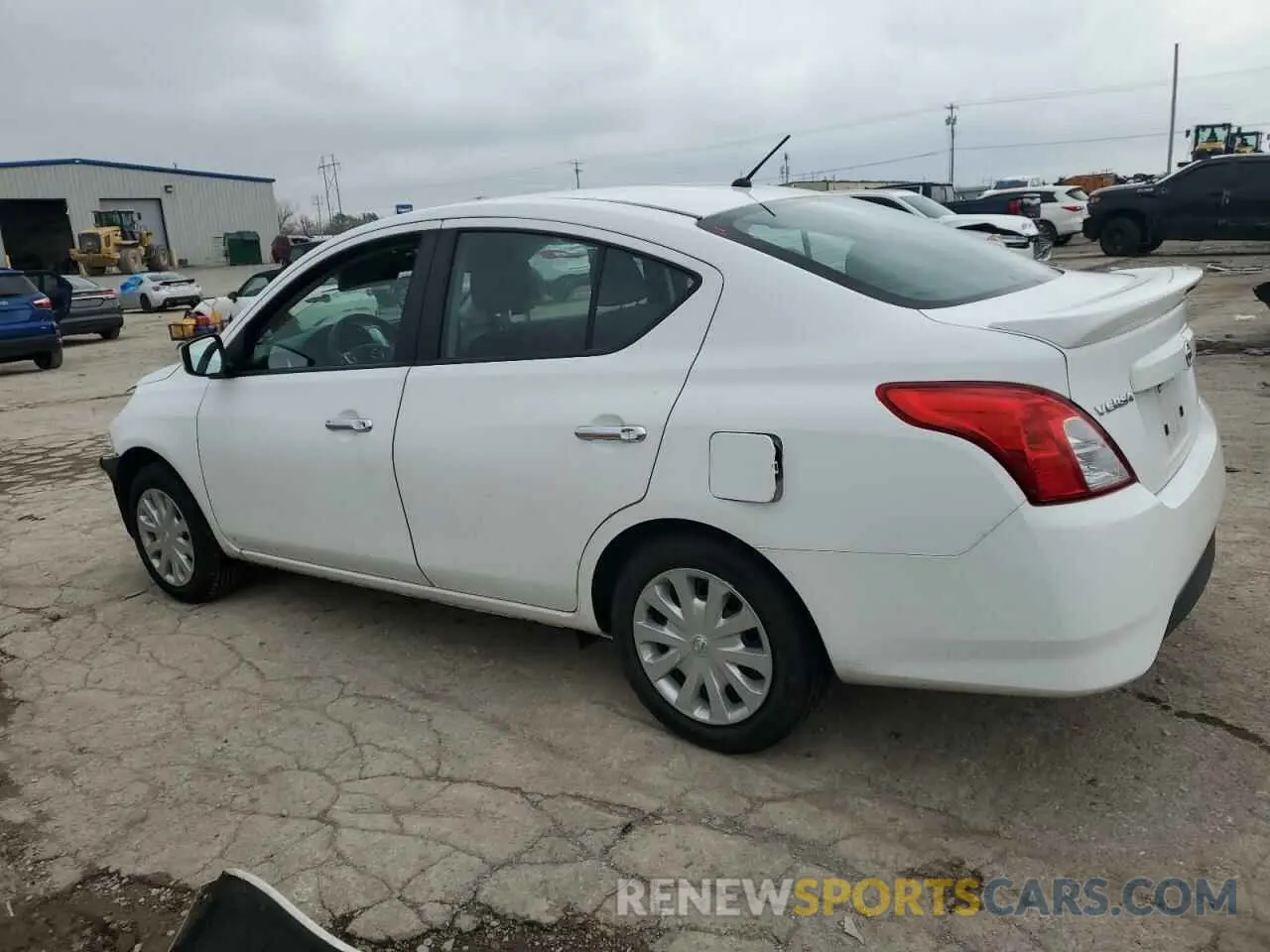 2 fotografías del automóvil dañado 3N1CN7AP3KL869302 NISSAN VERSA 2019