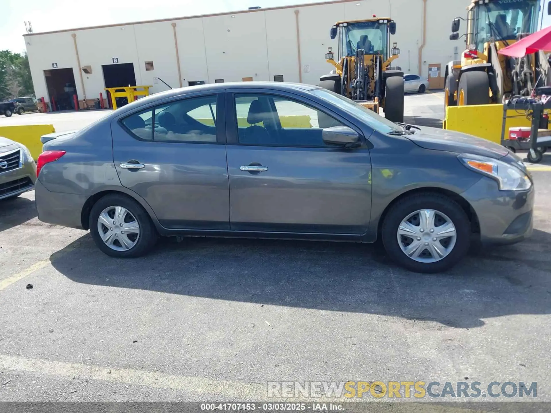 13 fotografías del automóvil dañado 3N1CN7AP3KL875830 NISSAN VERSA 2019