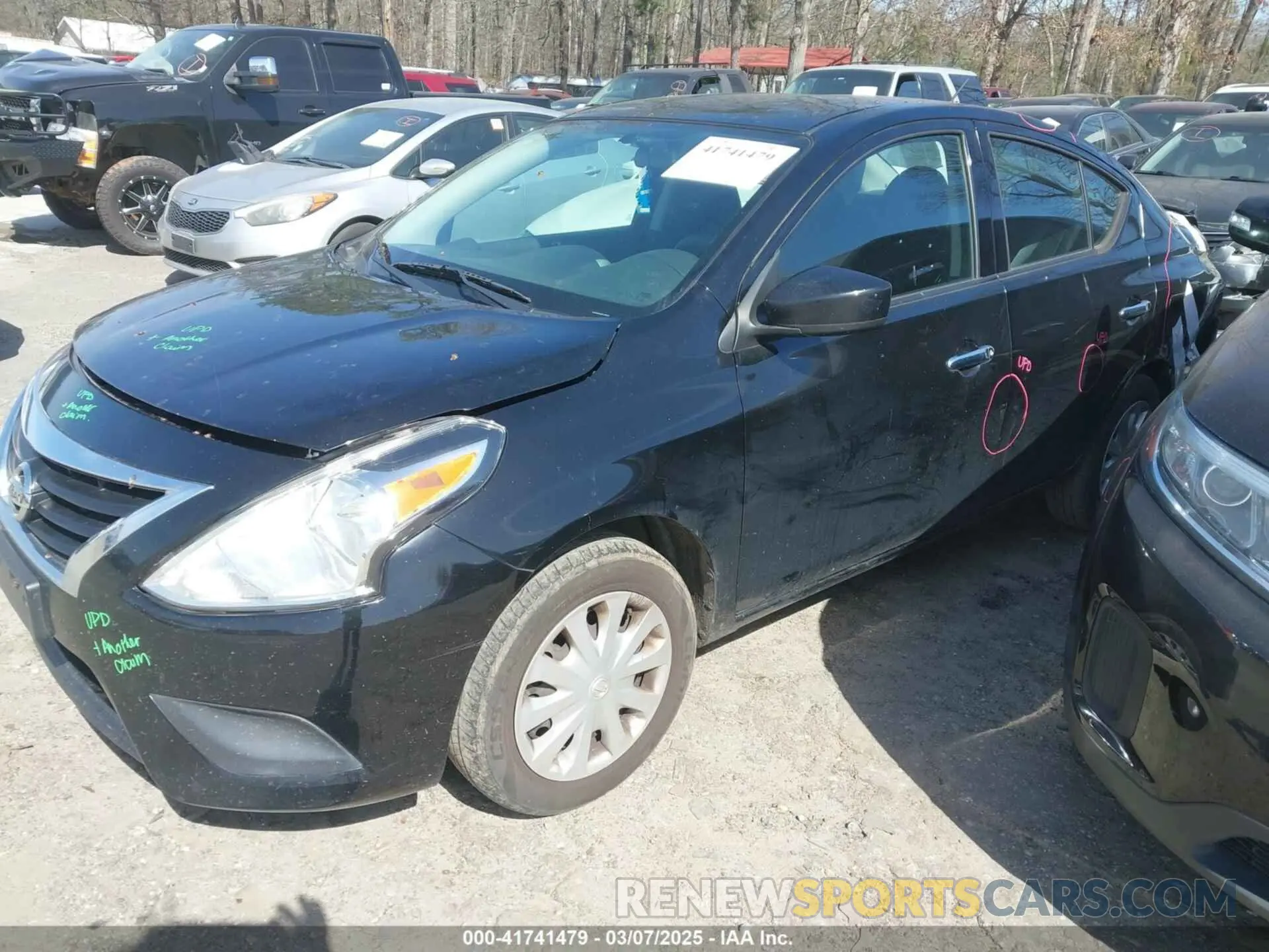 2 fotografías del automóvil dañado 3N1CN7AP3KL878470 NISSAN VERSA 2019