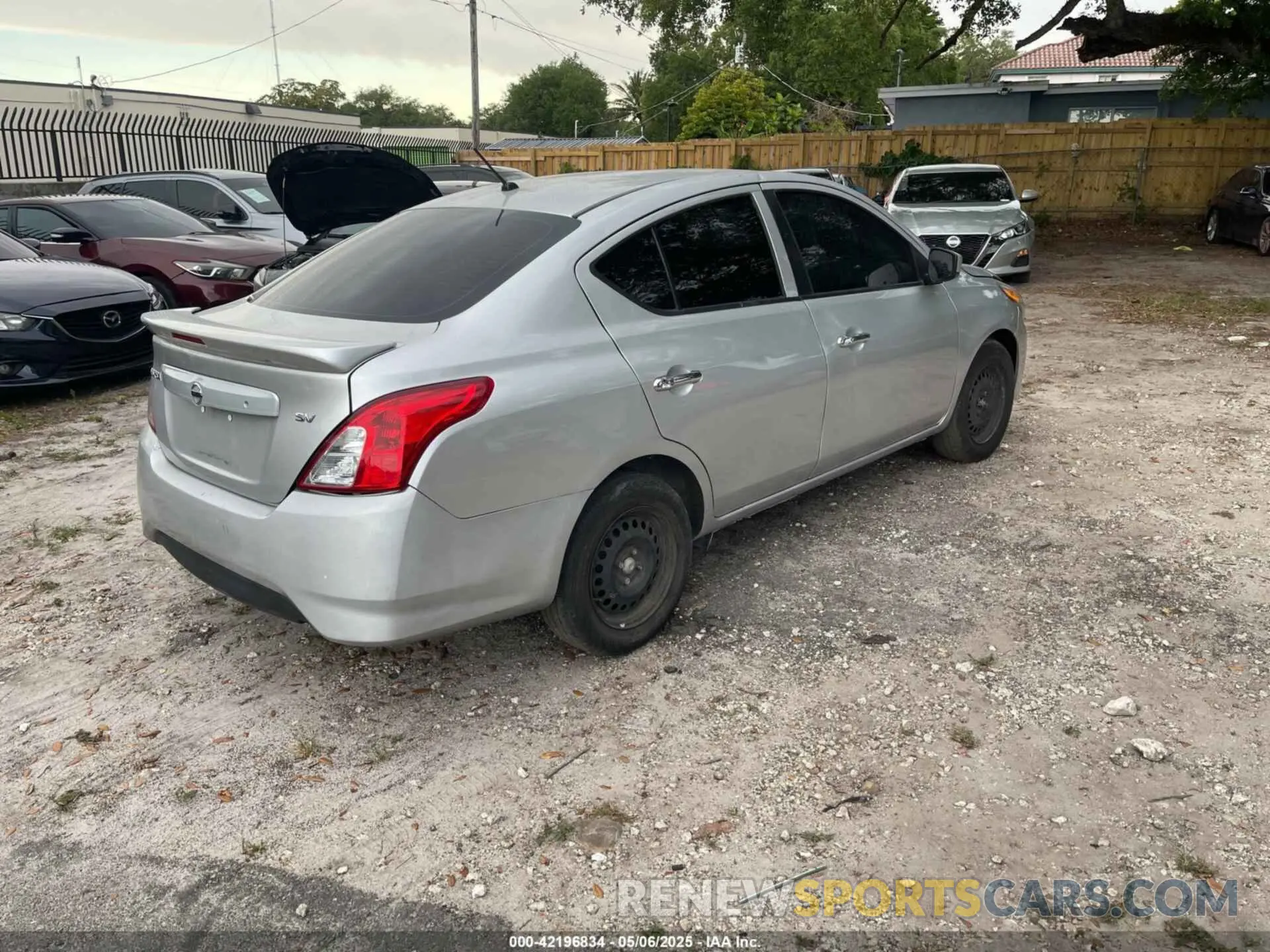 4 fotografías del automóvil dañado 3N1CN7AP4KL804958 NISSAN VERSA 2019
