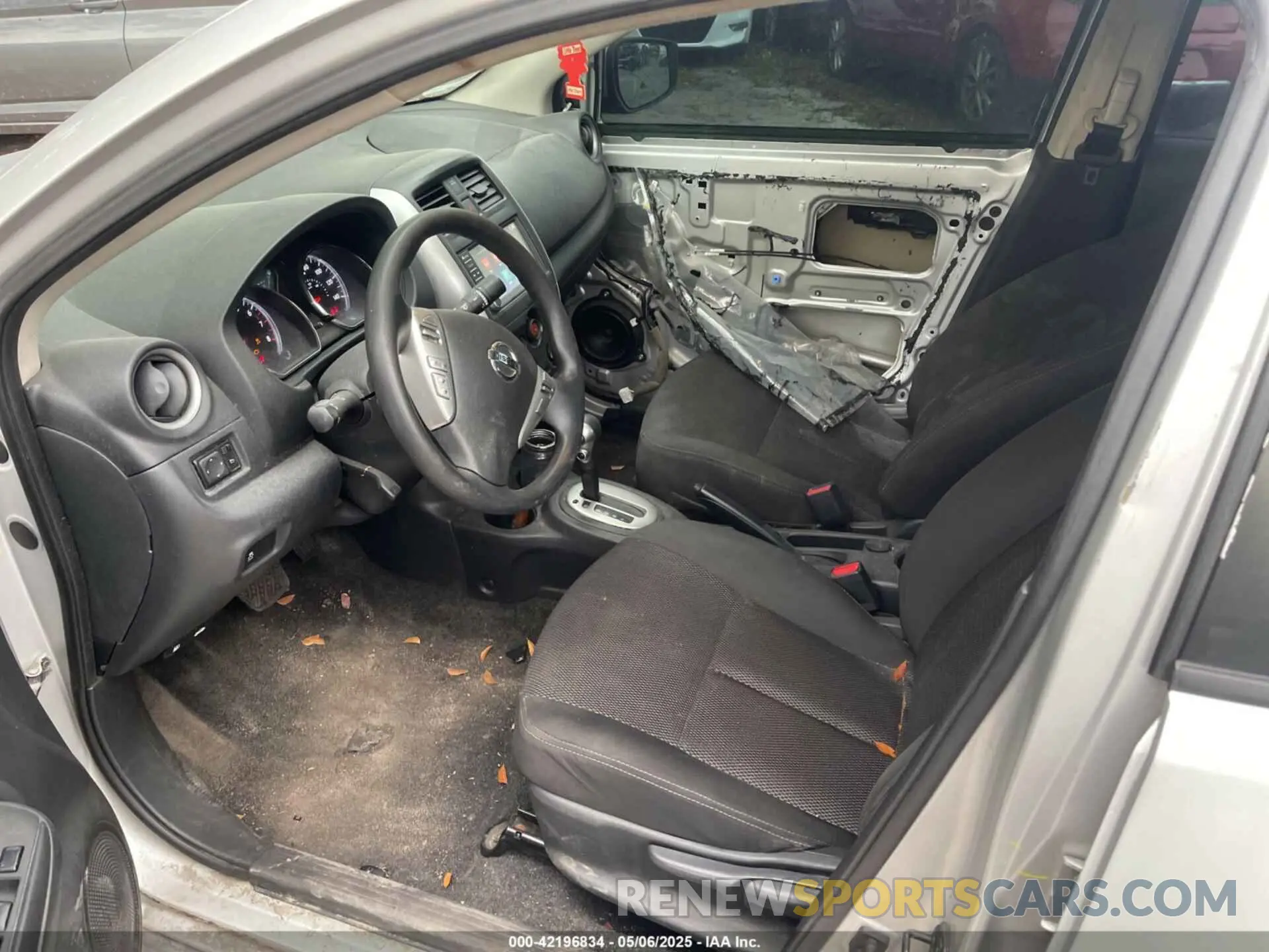 5 fotografías del automóvil dañado 3N1CN7AP4KL804958 NISSAN VERSA 2019