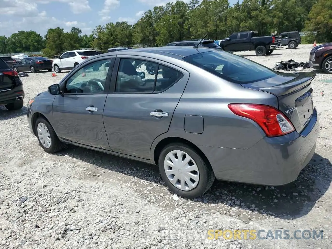2 fotografías del automóvil dañado 3N1CN7AP4KL808556 NISSAN VERSA 2019