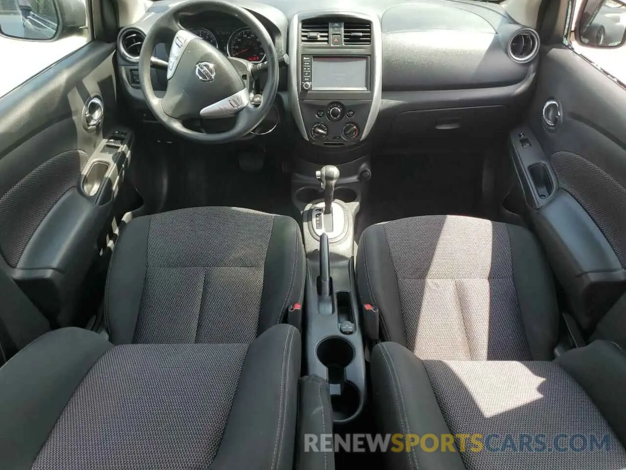 8 fotografías del automóvil dañado 3N1CN7AP4KL808556 NISSAN VERSA 2019