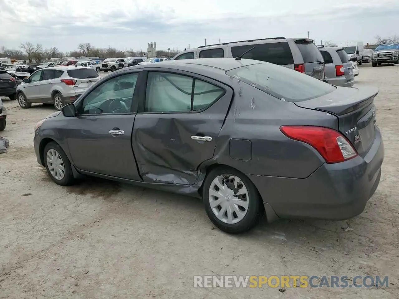 2 fotografías del automóvil dañado 3N1CN7AP4KL811201 NISSAN VERSA 2019