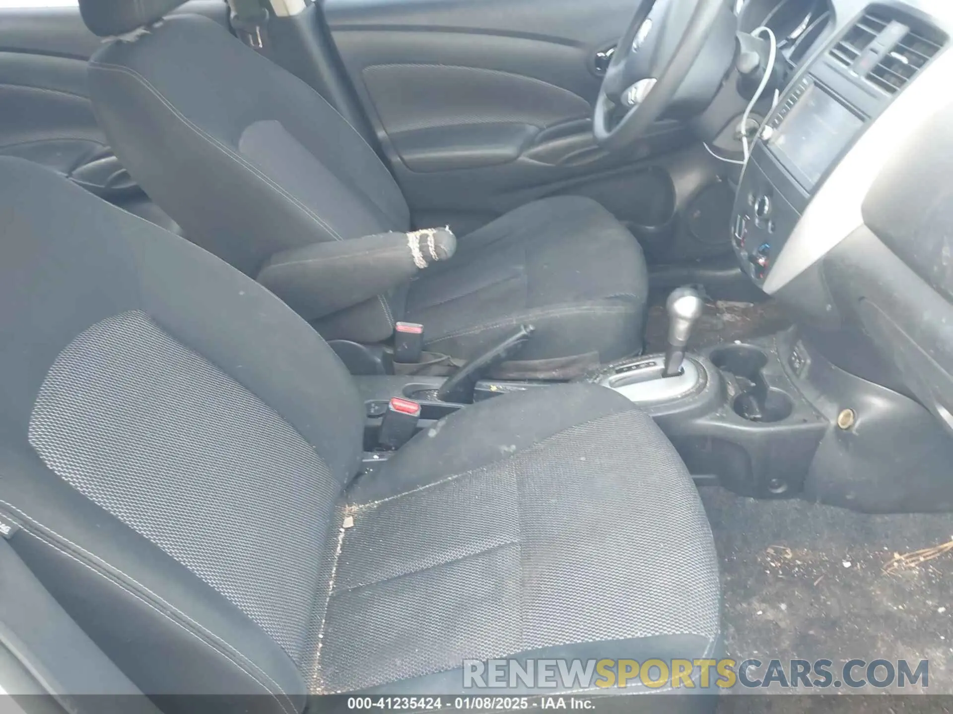 5 fotografías del automóvil dañado 3N1CN7AP4KL831920 NISSAN VERSA 2019