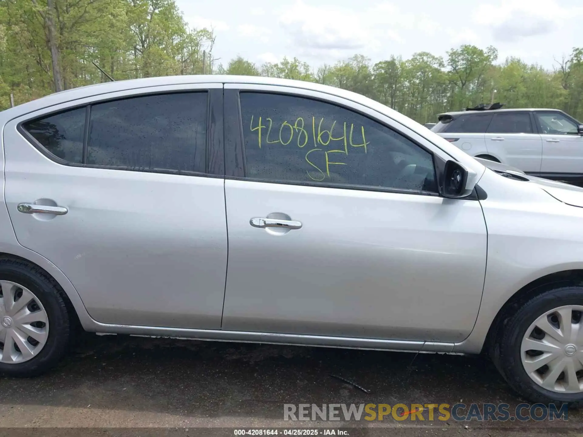 14 fotografías del automóvil dañado 3N1CN7AP4KL855196 NISSAN VERSA 2019