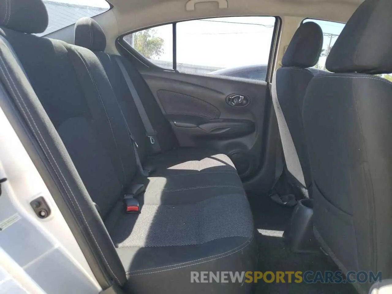 10 fotografías del automóvil dañado 3N1CN7AP5KL804158 NISSAN VERSA 2019