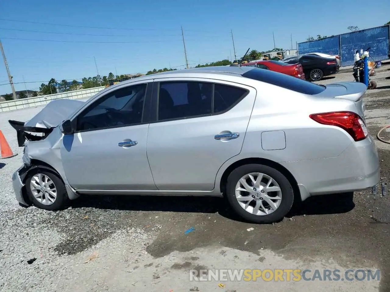 2 fotografías del automóvil dañado 3N1CN7AP5KL804158 NISSAN VERSA 2019