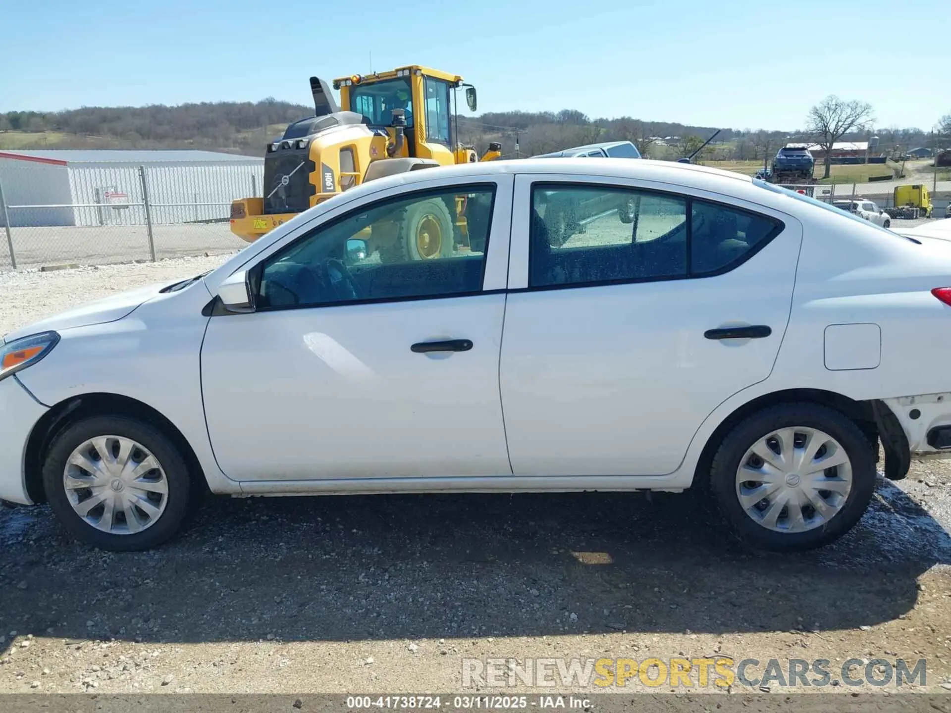 14 fotografías del automóvil dañado 3N1CN7AP5KL828802 NISSAN VERSA 2019