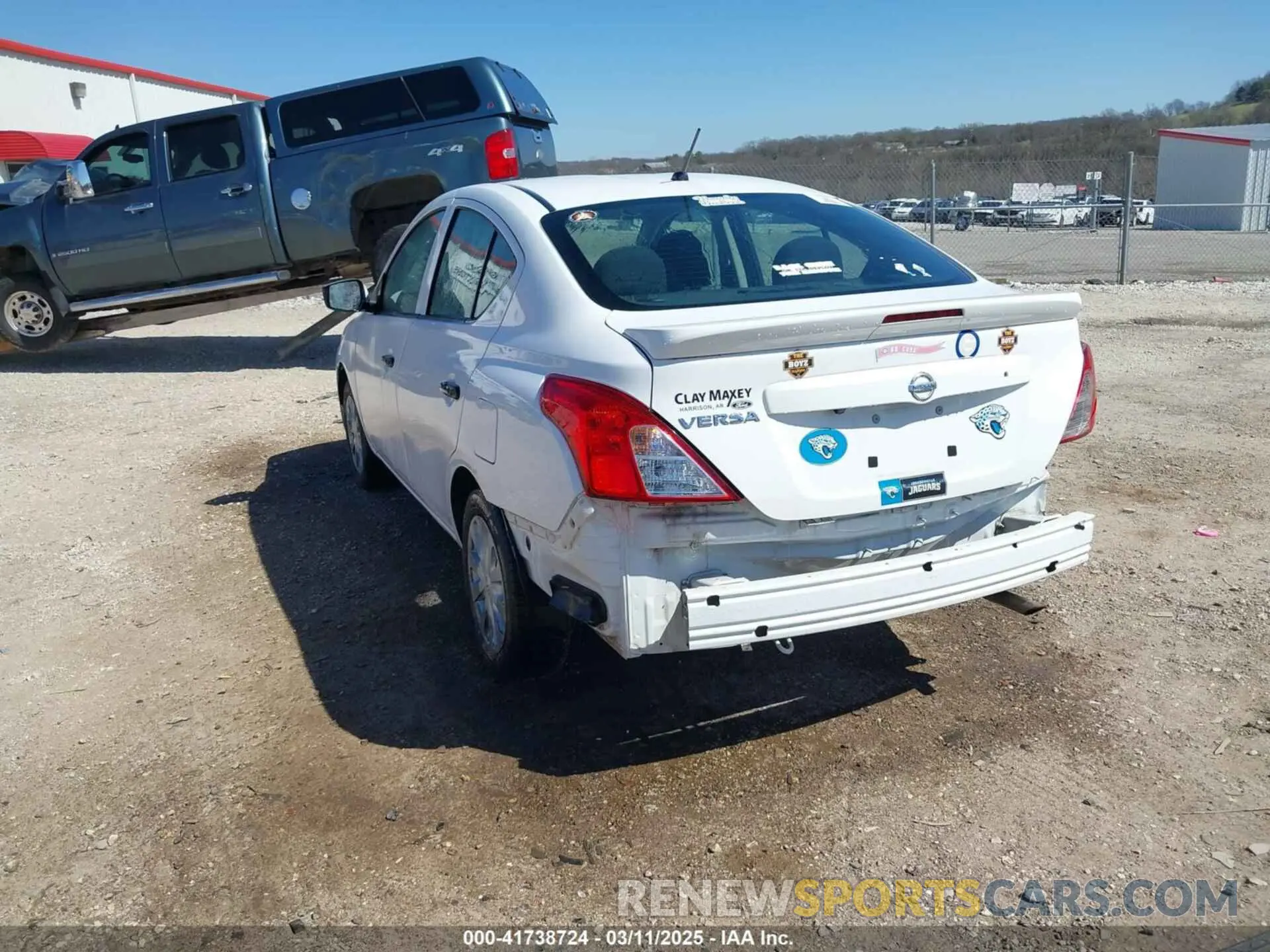 3 fotografías del automóvil dañado 3N1CN7AP5KL828802 NISSAN VERSA 2019