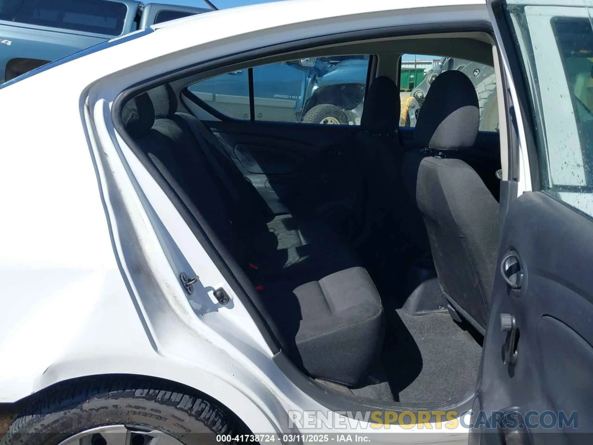 8 fotografías del automóvil dañado 3N1CN7AP5KL828802 NISSAN VERSA 2019