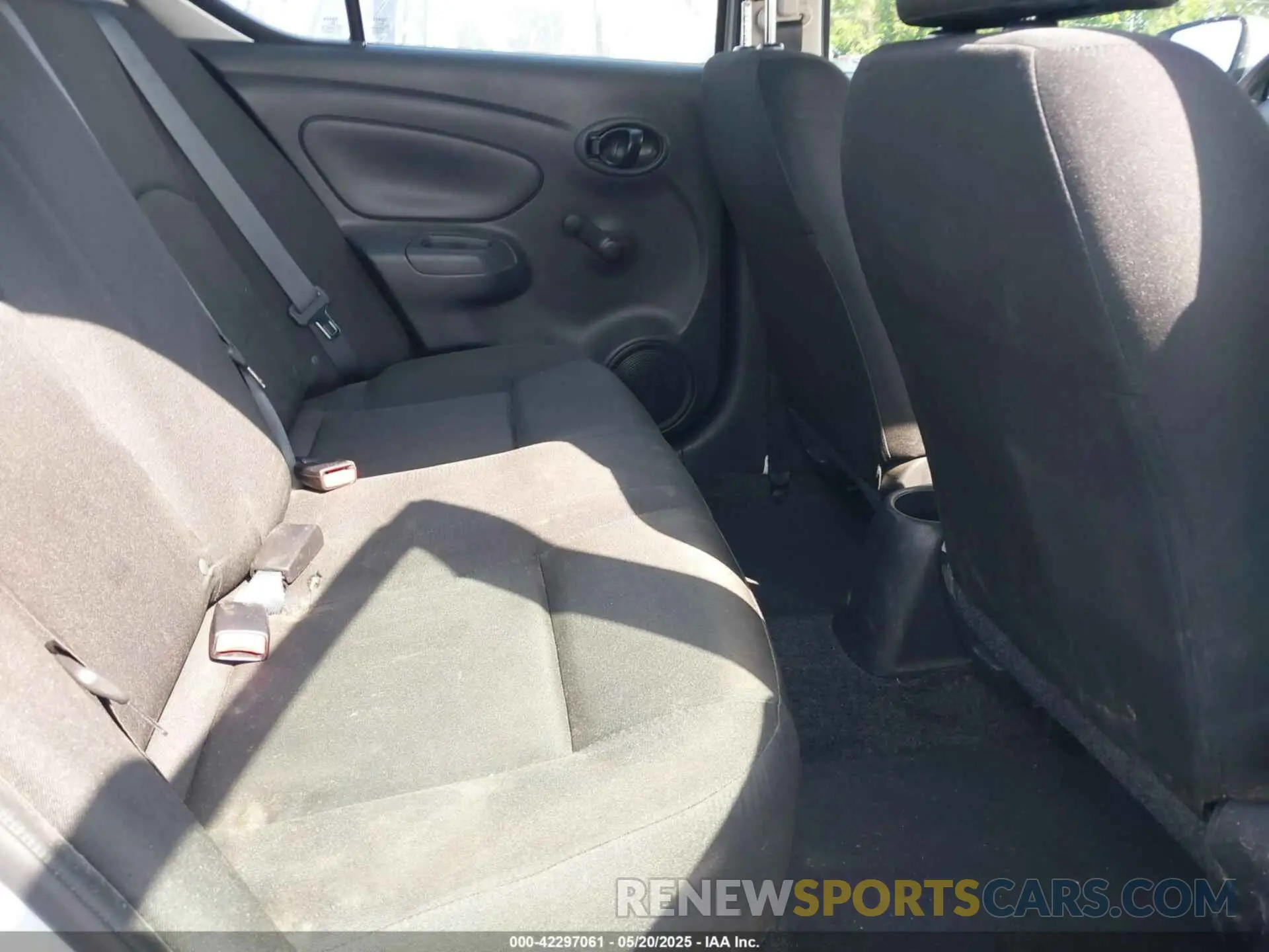 8 fotografías del automóvil dañado 3N1CN7AP5KL829013 NISSAN VERSA 2019