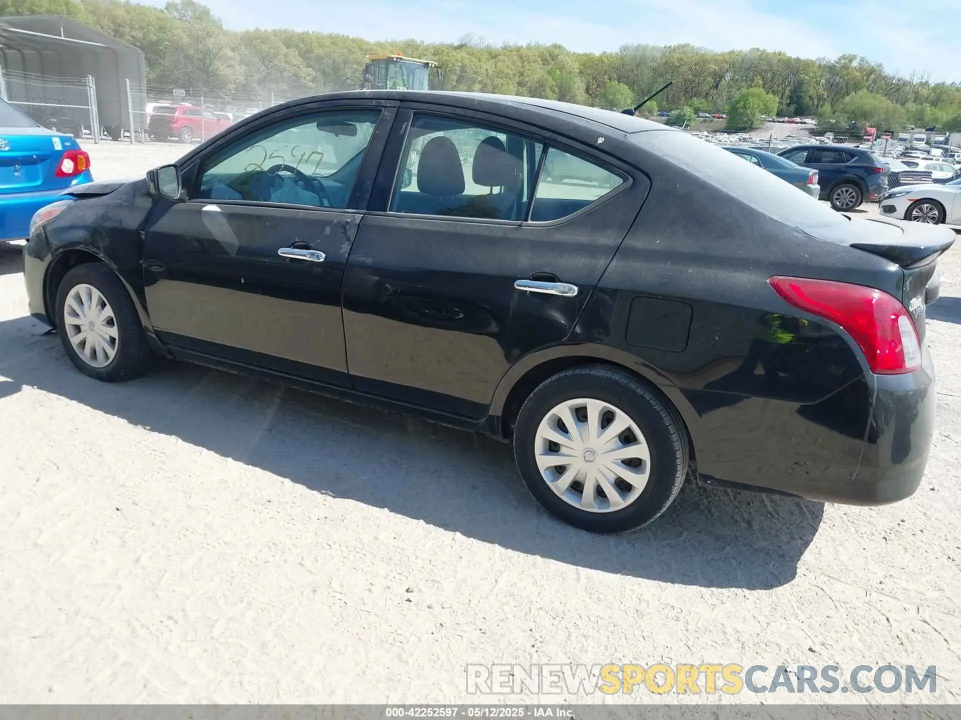 3 fotografías del automóvil dañado 3N1CN7AP5KL849312 NISSAN VERSA 2019