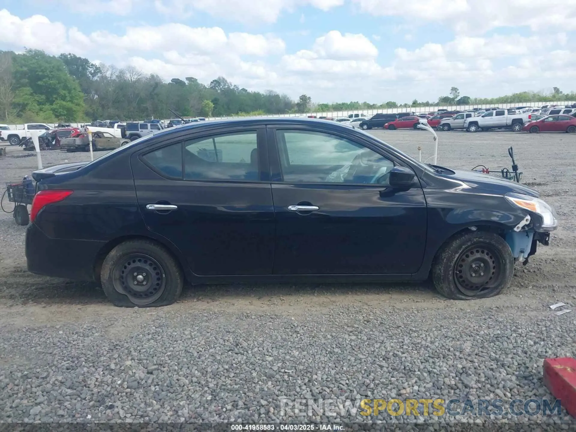 13 fotografías del automóvil dañado 3N1CN7AP5KL863761 NISSAN VERSA 2019