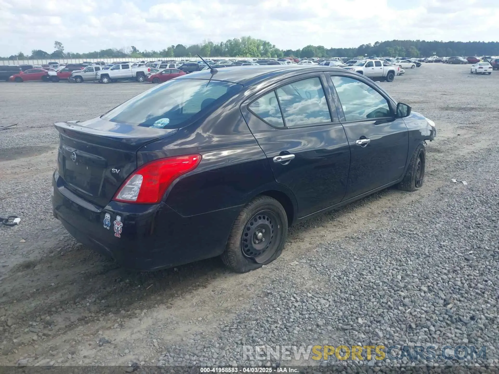 4 fotografías del automóvil dañado 3N1CN7AP5KL863761 NISSAN VERSA 2019