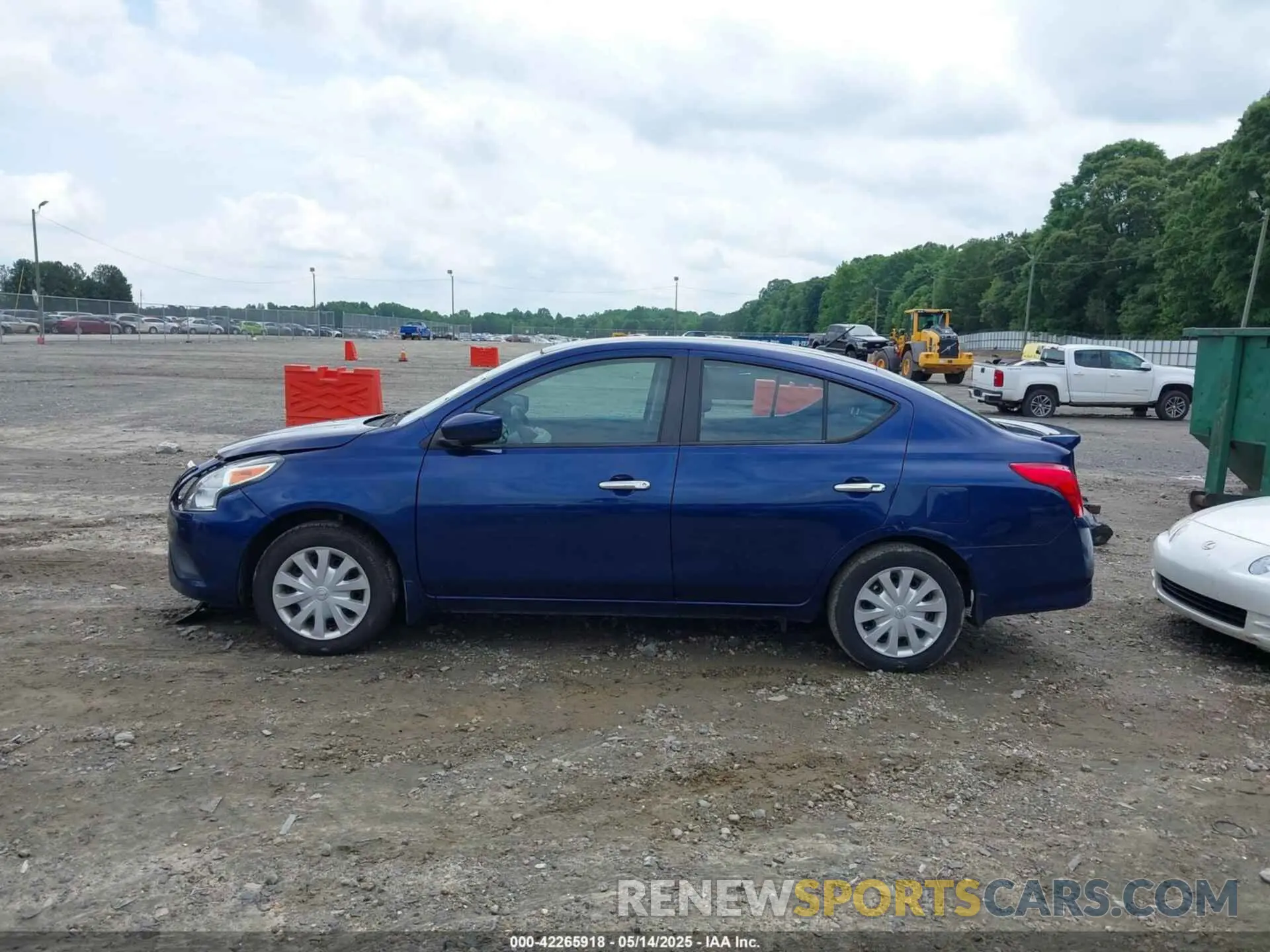 14 fotografías del automóvil dañado 3N1CN7AP5KL880382 NISSAN VERSA 2019