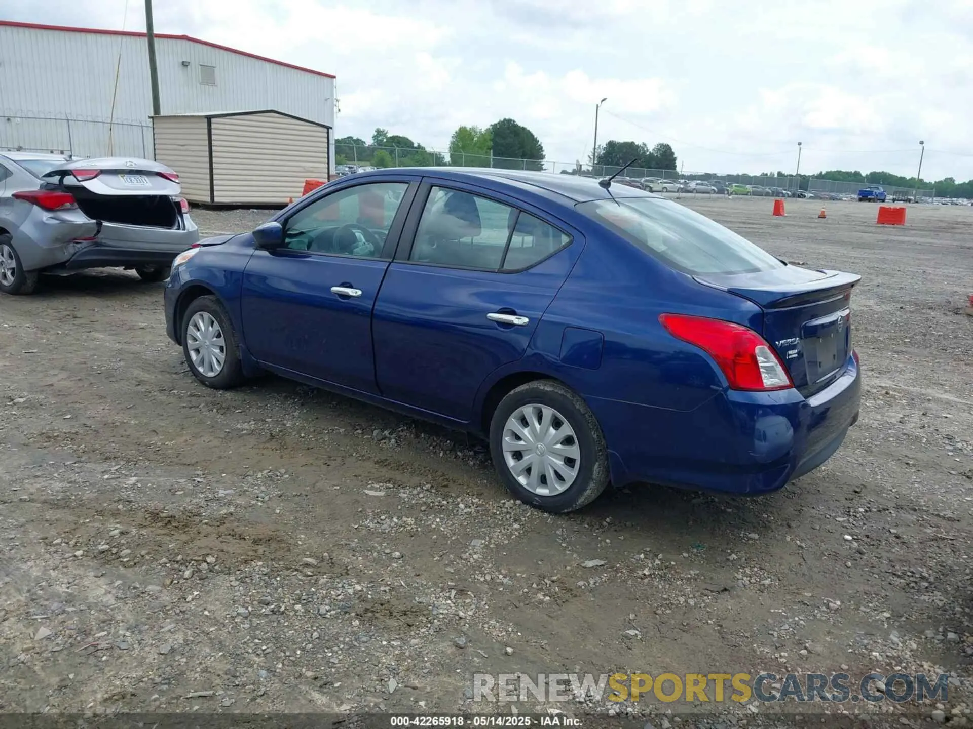 3 fotografías del automóvil dañado 3N1CN7AP5KL880382 NISSAN VERSA 2019