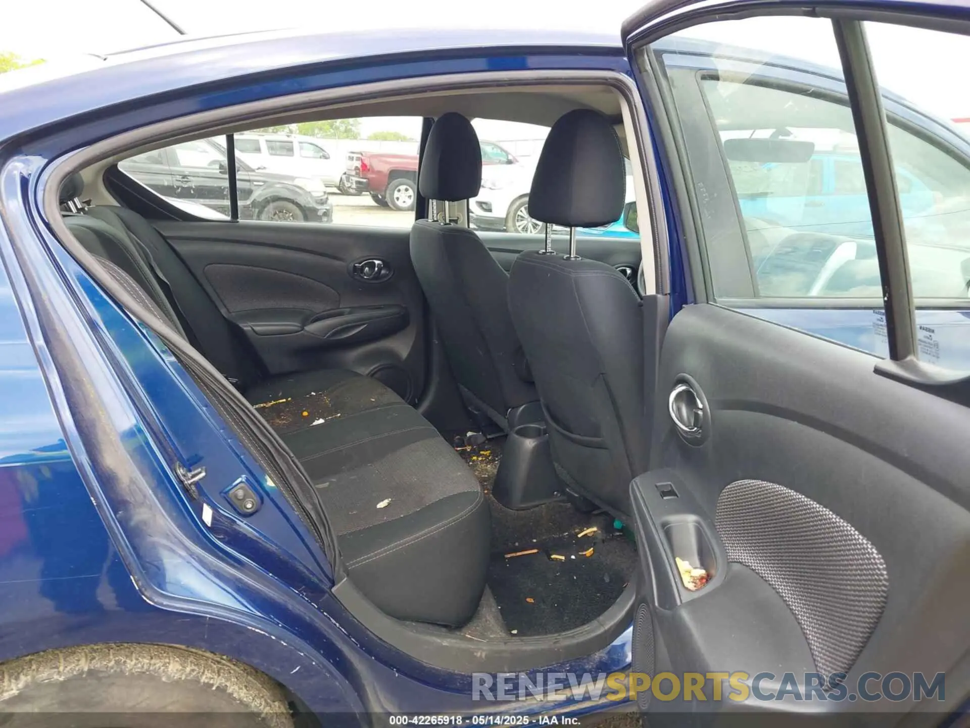 8 fotografías del automóvil dañado 3N1CN7AP5KL880382 NISSAN VERSA 2019