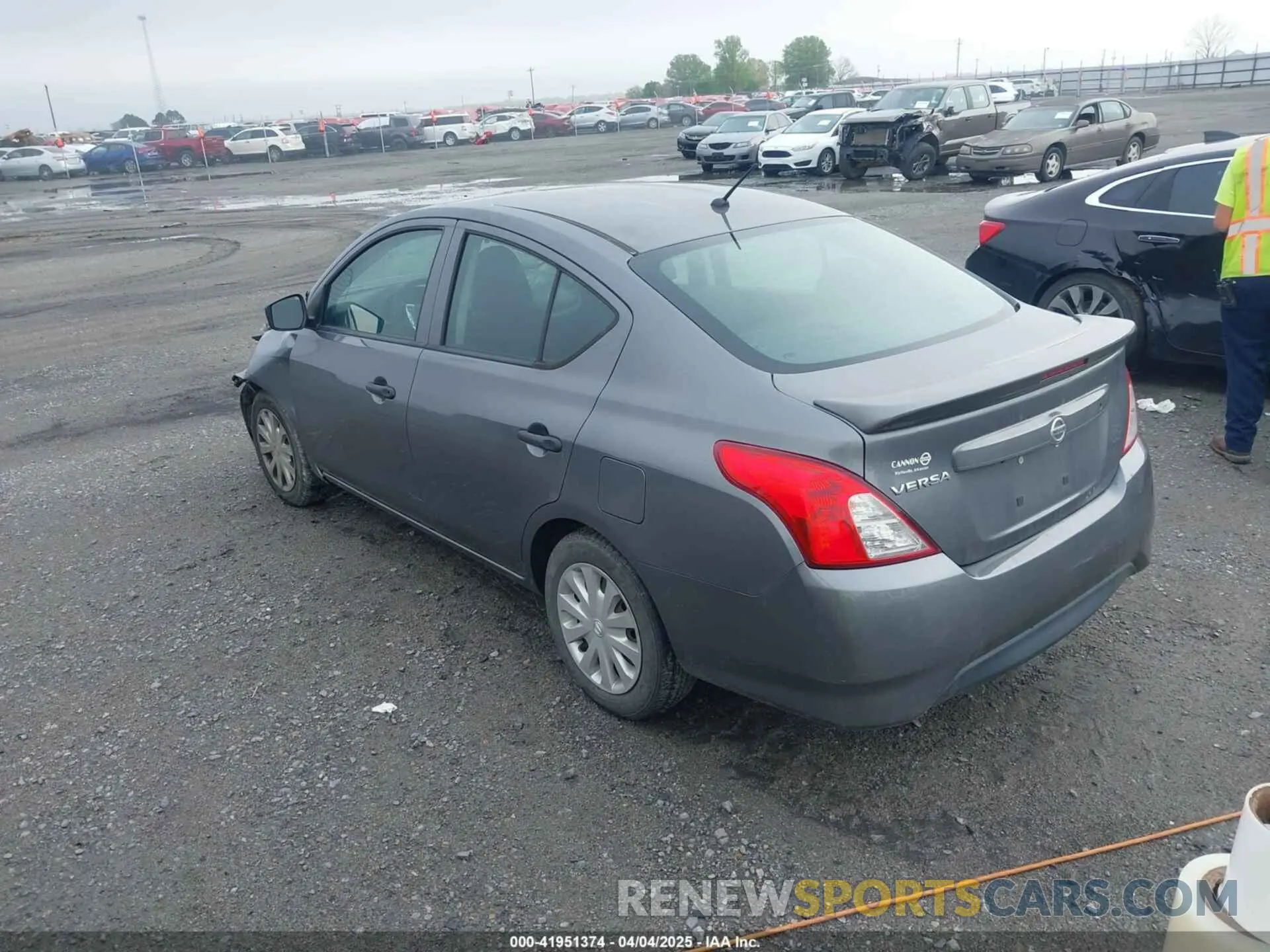 3 fotografías del automóvil dañado 3N1CN7AP6KL800104 NISSAN VERSA 2019