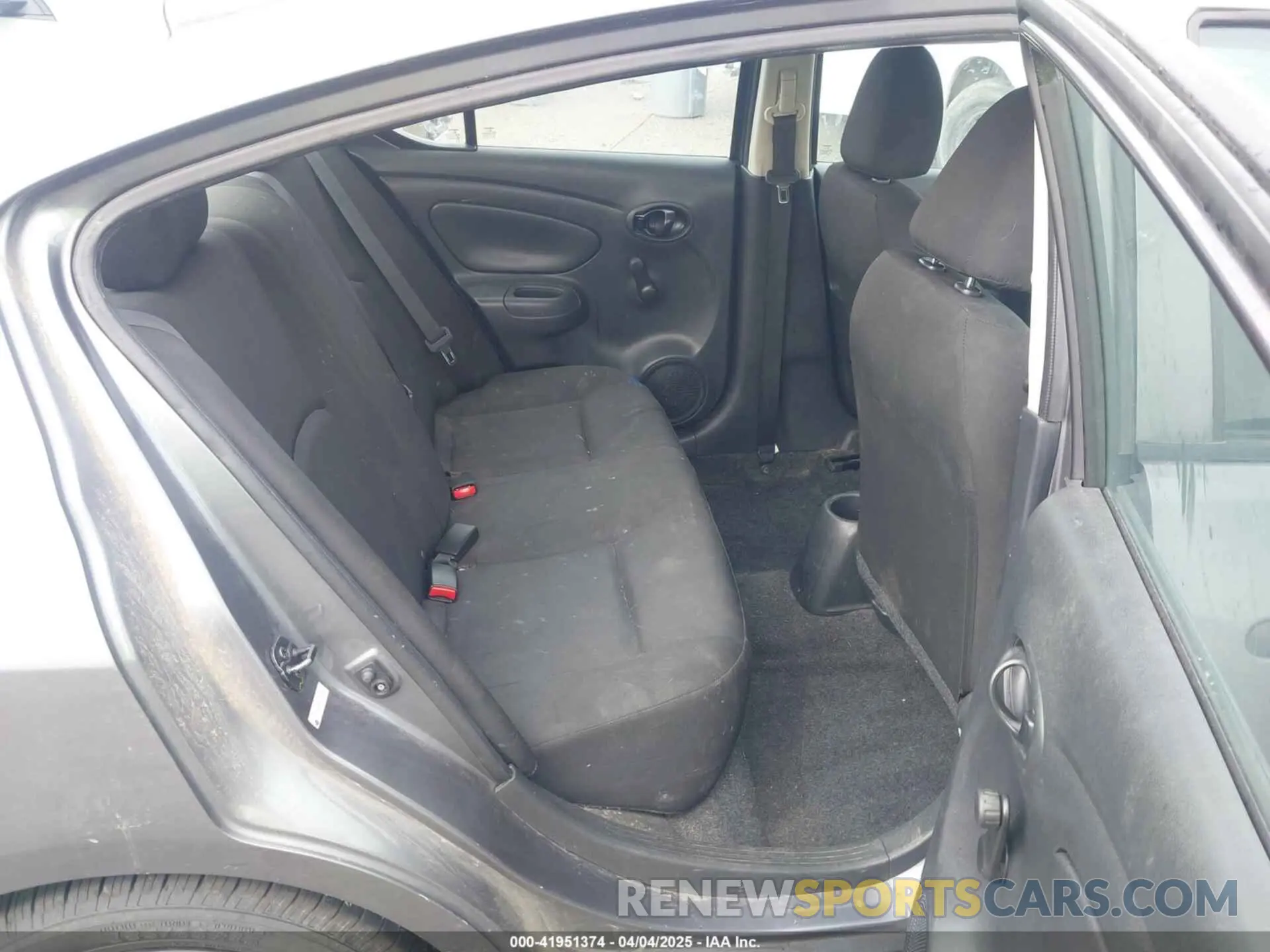 8 fotografías del automóvil dañado 3N1CN7AP6KL800104 NISSAN VERSA 2019