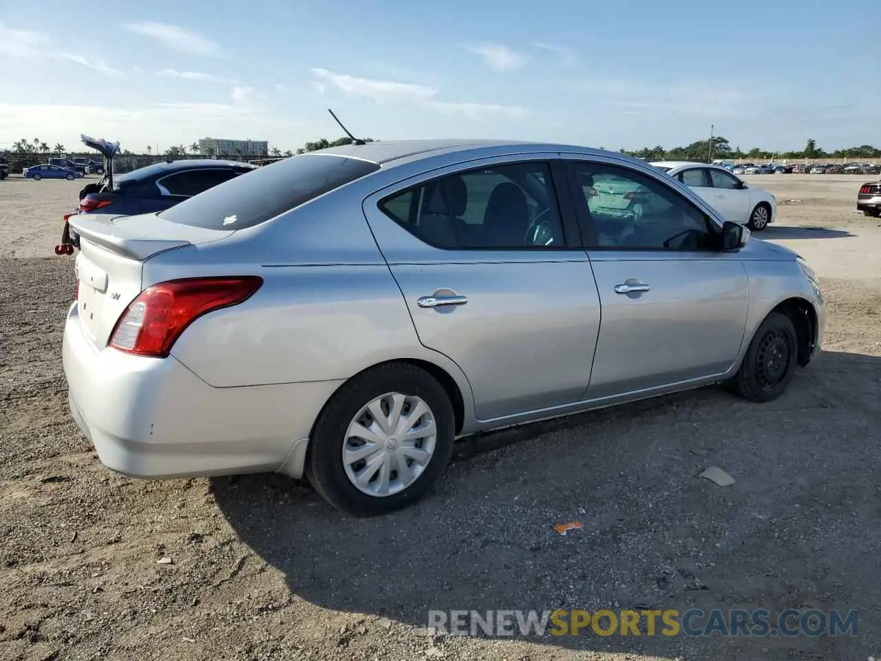 3 fotografías del automóvil dañado 3N1CN7AP6KL841512 NISSAN VERSA 2019