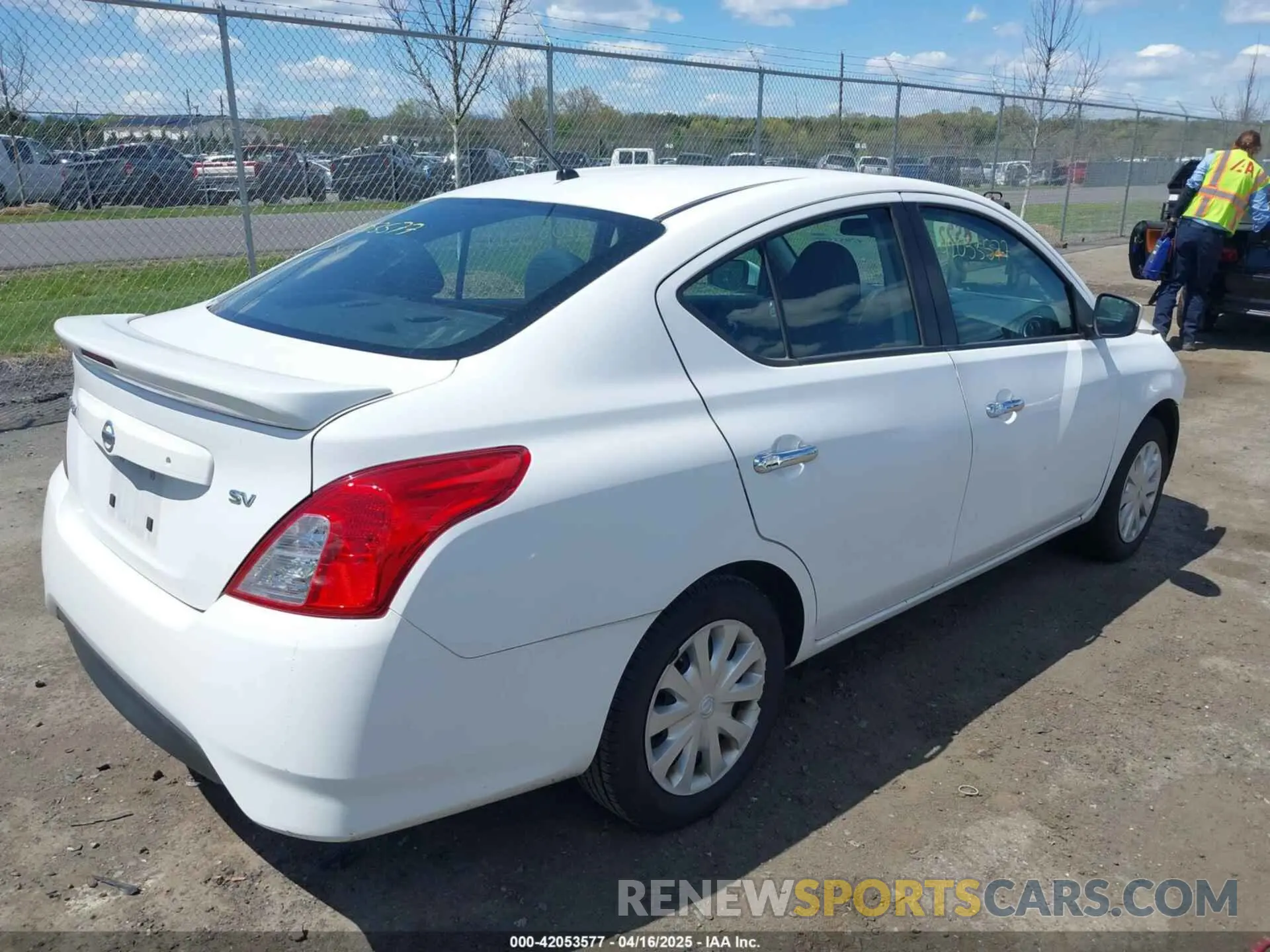 4 fotografías del automóvil dañado 3N1CN7AP6KL850498 NISSAN VERSA 2019