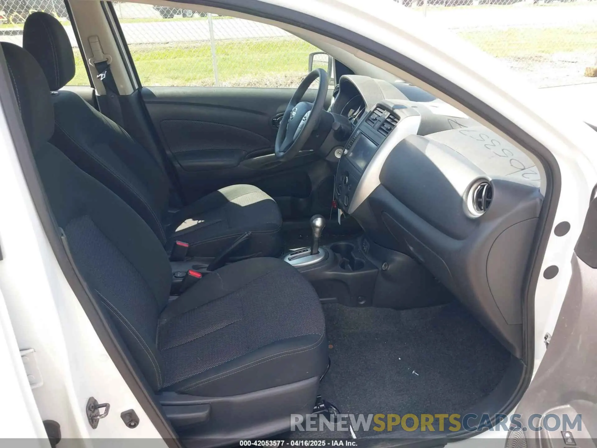 5 fotografías del automóvil dañado 3N1CN7AP6KL850498 NISSAN VERSA 2019