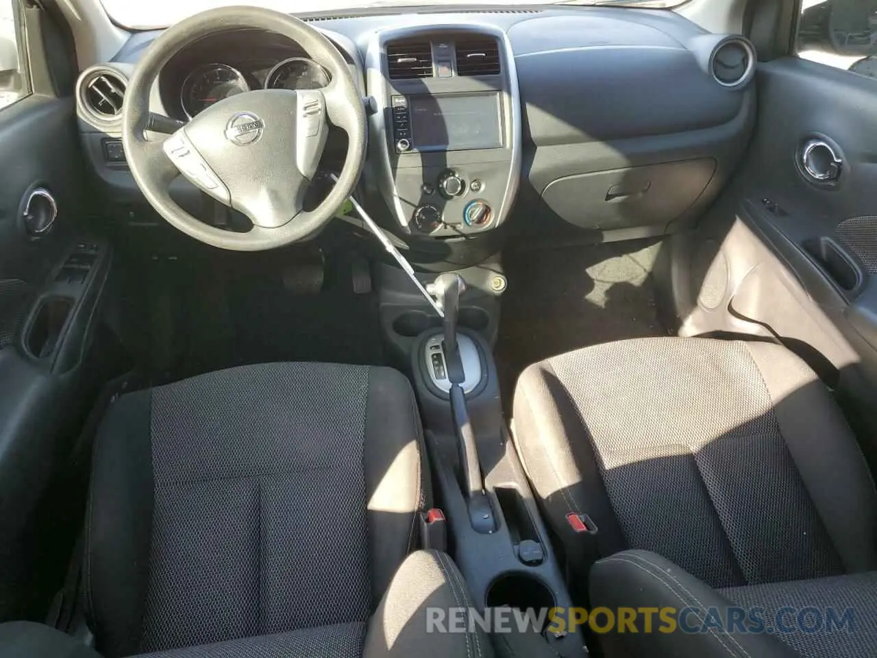 8 fotografías del automóvil dañado 3N1CN7AP6KL853109 NISSAN VERSA 2019
