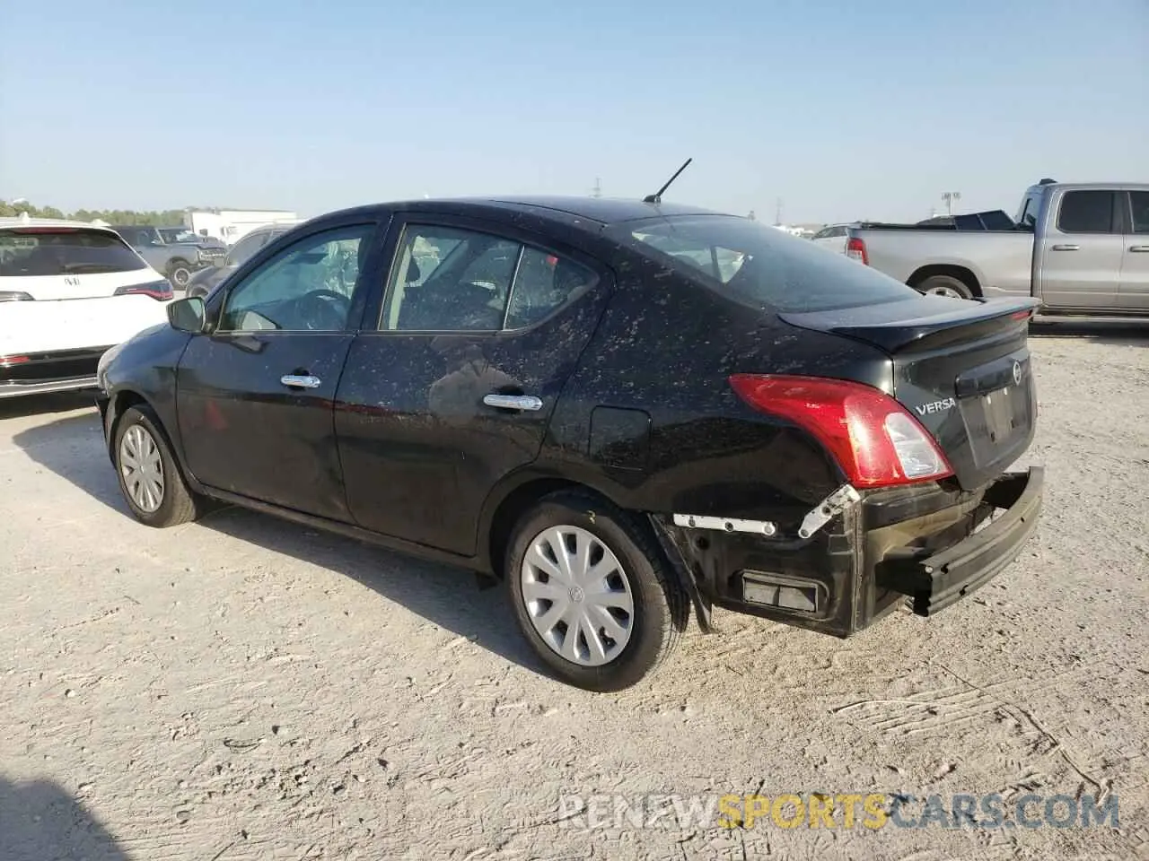 2 fotografías del automóvil dañado 3N1CN7AP6KL881136 NISSAN VERSA 2019